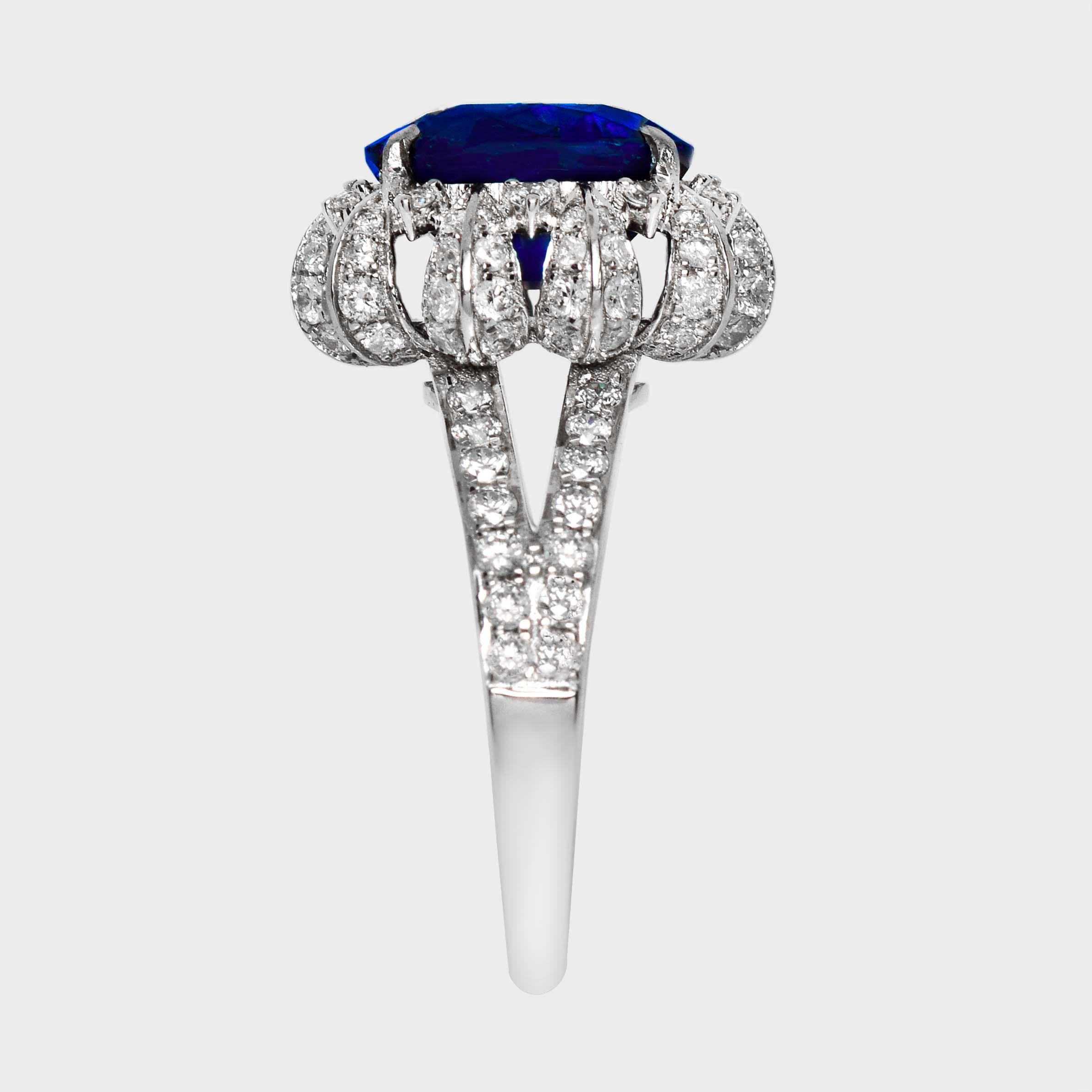 Lotus 18K 4.55 ct Royal Blue Sapphire Art Deco Engagement Ring In New Condition For Sale In Kaohsiung City, TW