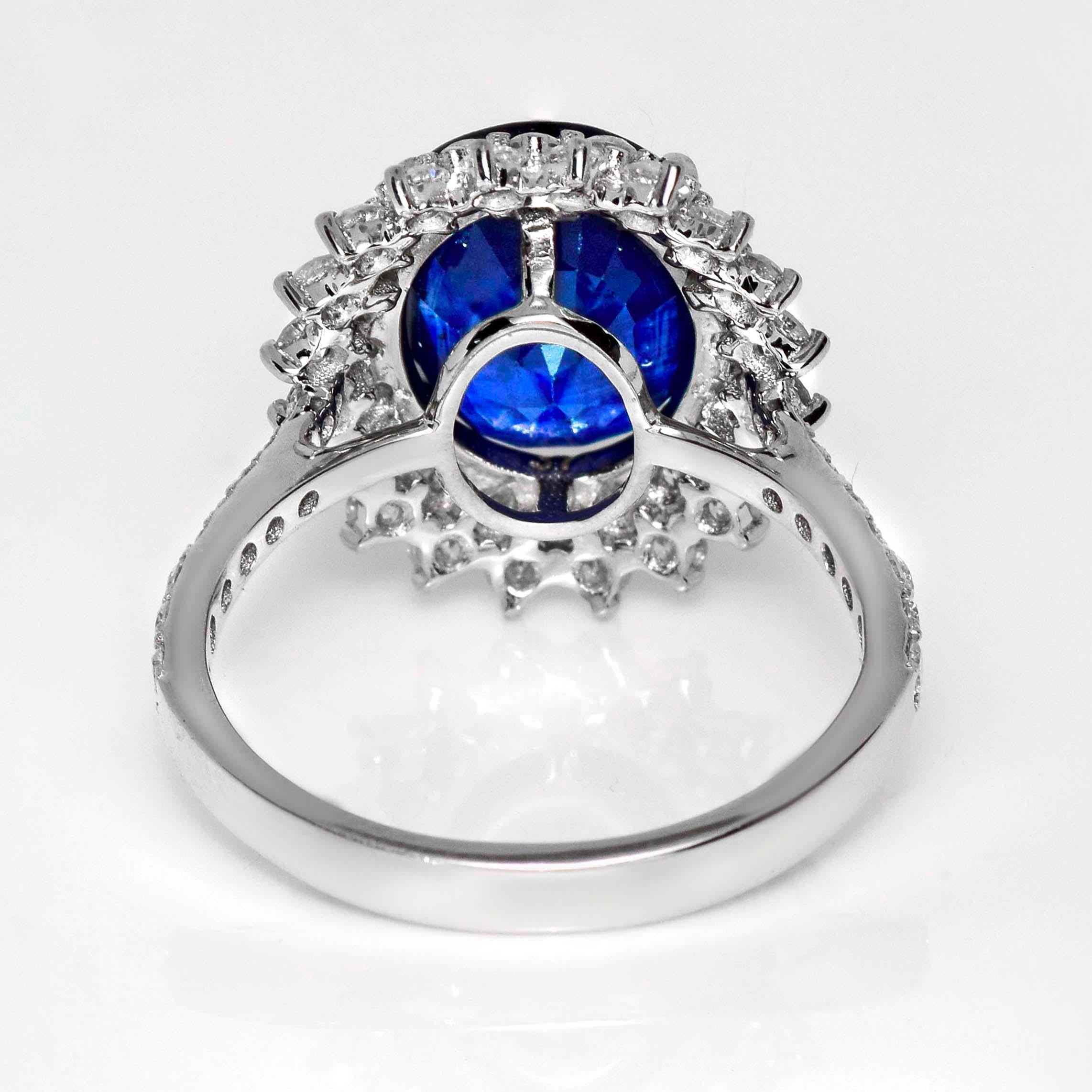 Lotus 18K 4.87 ct Royal Blue Sapphire Engagement Ring For Sale 1