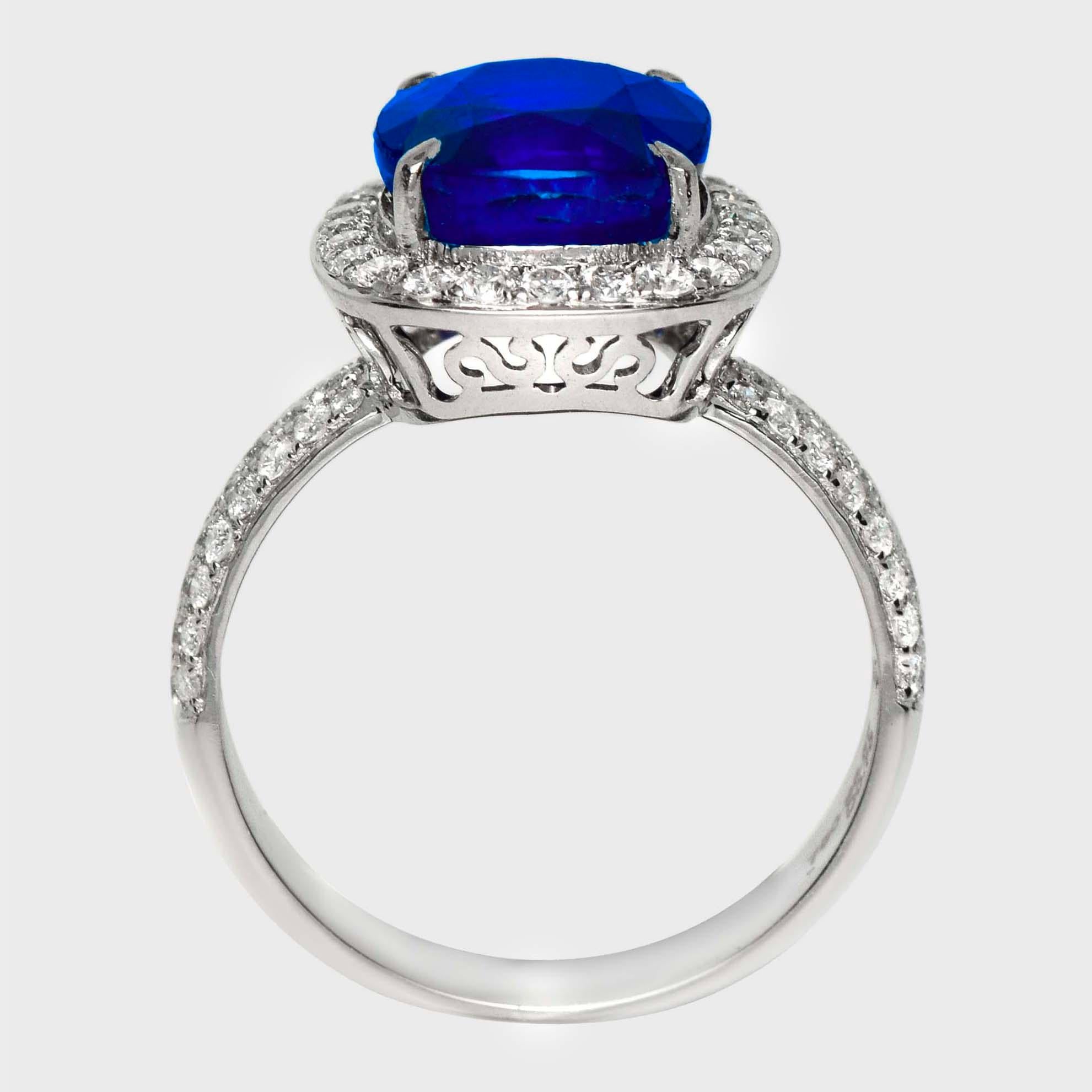 Women's or Men's Lotus 18K 5.57 ct Royal Blue Sapphire Art Deco Engagement Ring For Sale