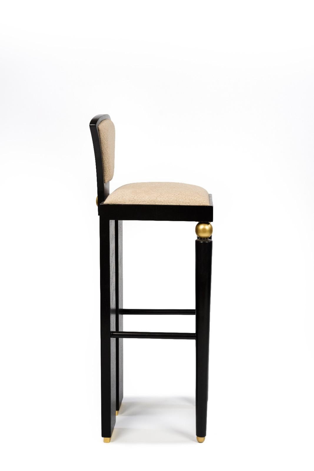 LOTUS-Sgabello da bar con intarsio acrilico, foglia d'oro, legno massiccio e cuscino in tessuto in vendita 5