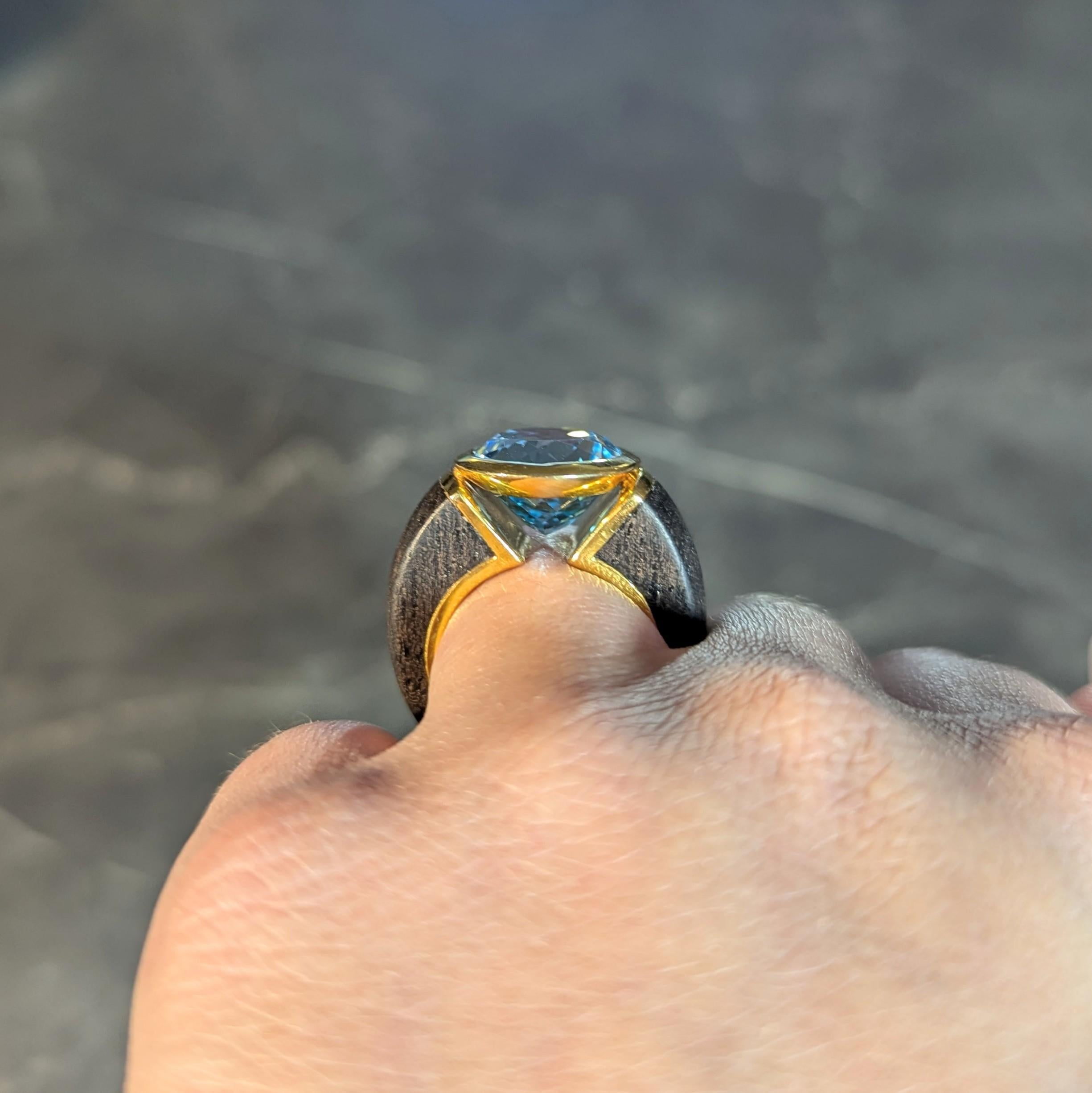 Lotus Arts de Vivre 11.95 CT Topaz Wood 18 Karat Gold Floating Cocktail Ring For Sale 7