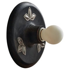 Lotus - Applique da parete in teak annerito di Evam