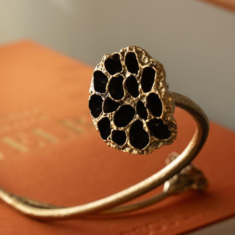 Lotus - Statement-Skulptur aus Messing mit von der Nature inspiriertem Design (Handgefertigt) im Angebot