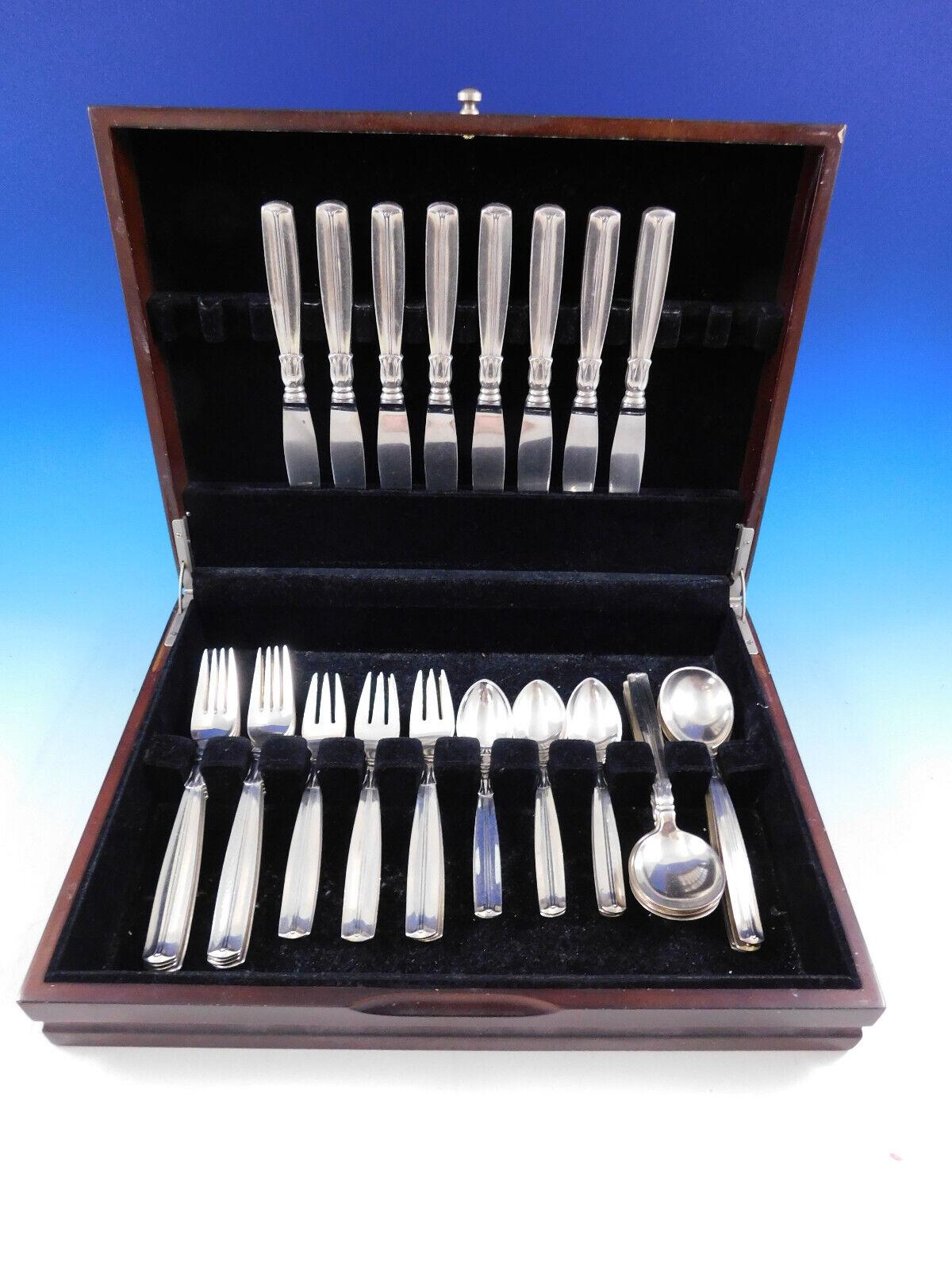 Lotus by W&S Sorensen Danish sterling silver Scandinavian Modern flatware set, 40 pieces. This set includes:

8 Knives, 9