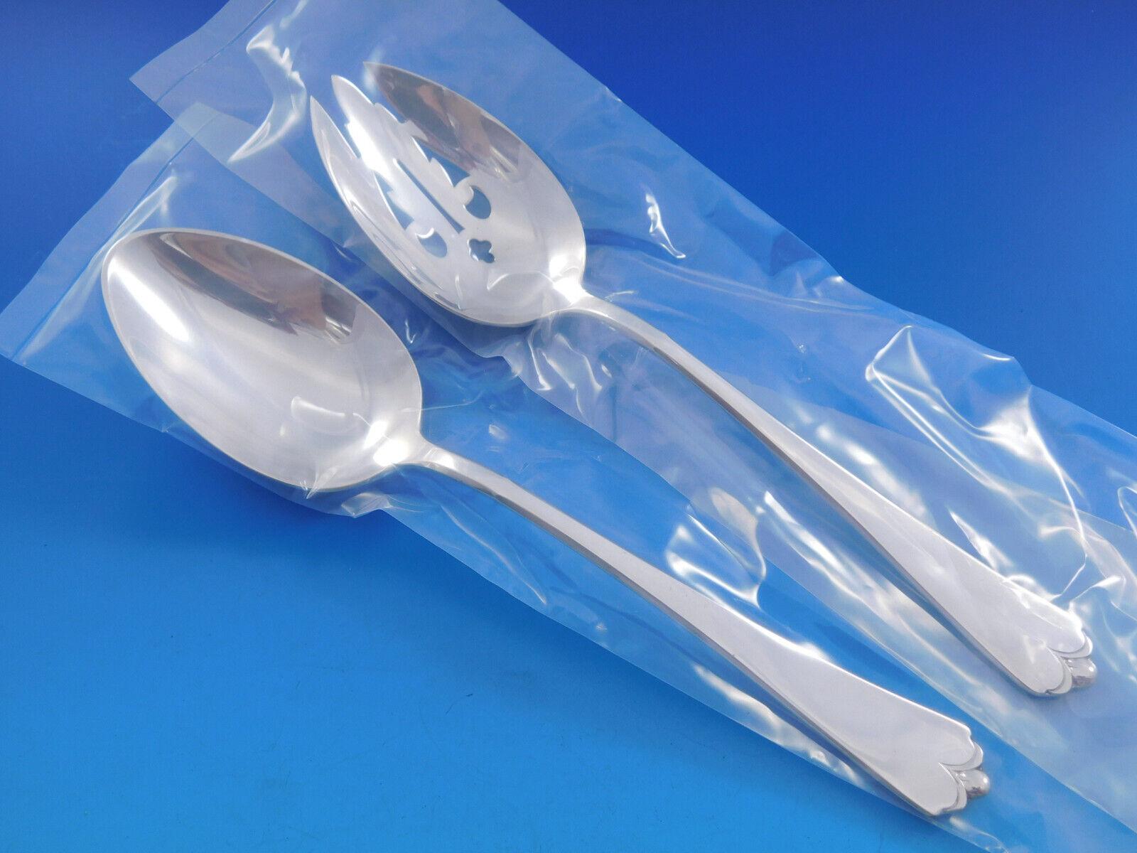 Service de couverts Lotus par Watson-Wallace en argent sterling 8, 64 pièces, neuf et inutilisé en vente 2