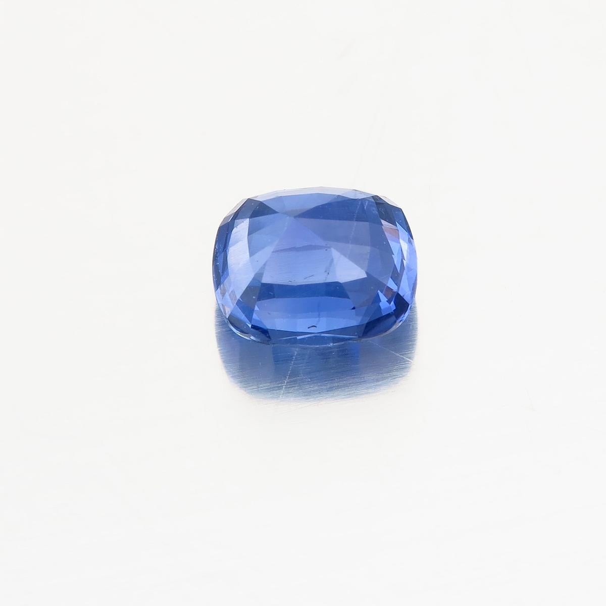 Lotus certified 1.05 carat color change sapphire No heat In New Condition In Hua Hin, TH