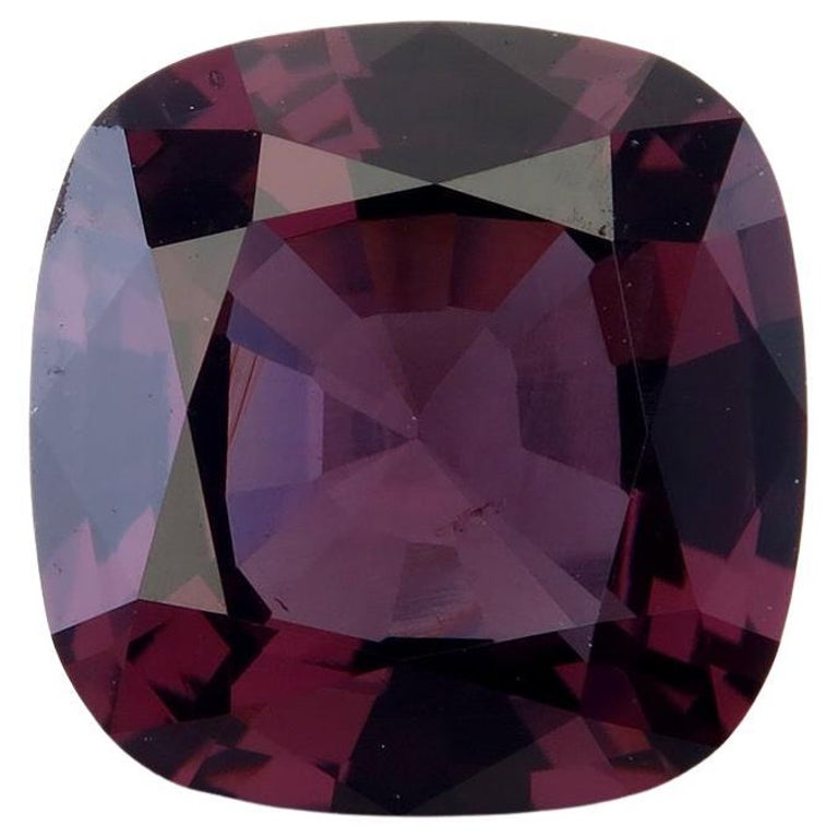 Spinelle rouge rectangulaire de Birmanie de 5.62 carats - En vente sur France