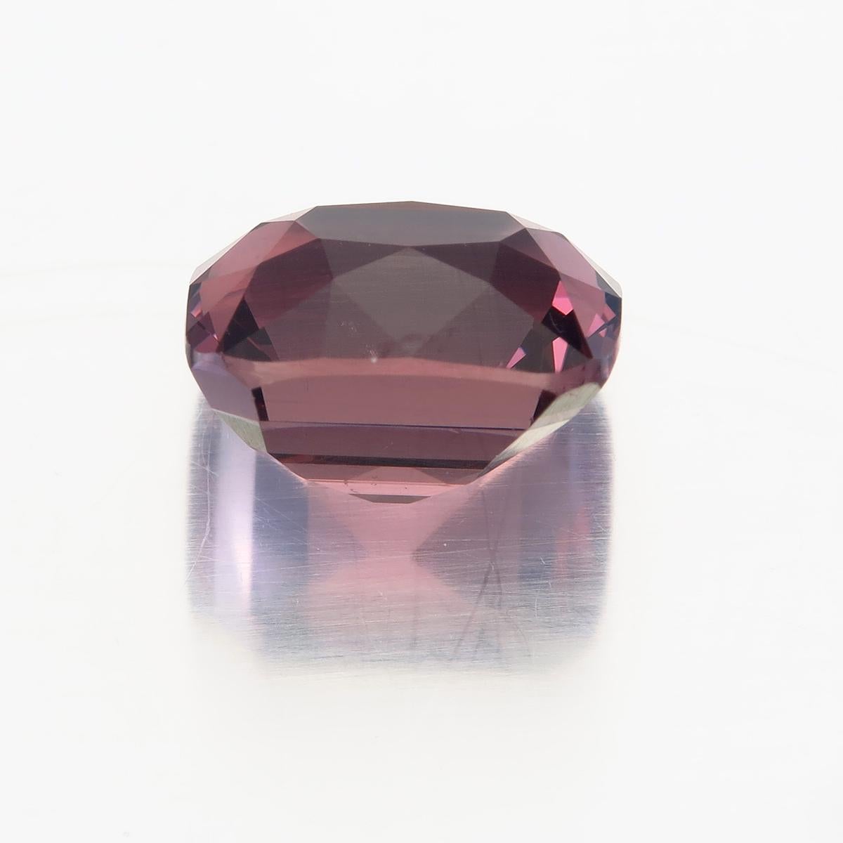 Lotus Certified 3.78 Carat Pink Spinel from Sri Lanka In New Condition For Sale In Hua Hin, TH