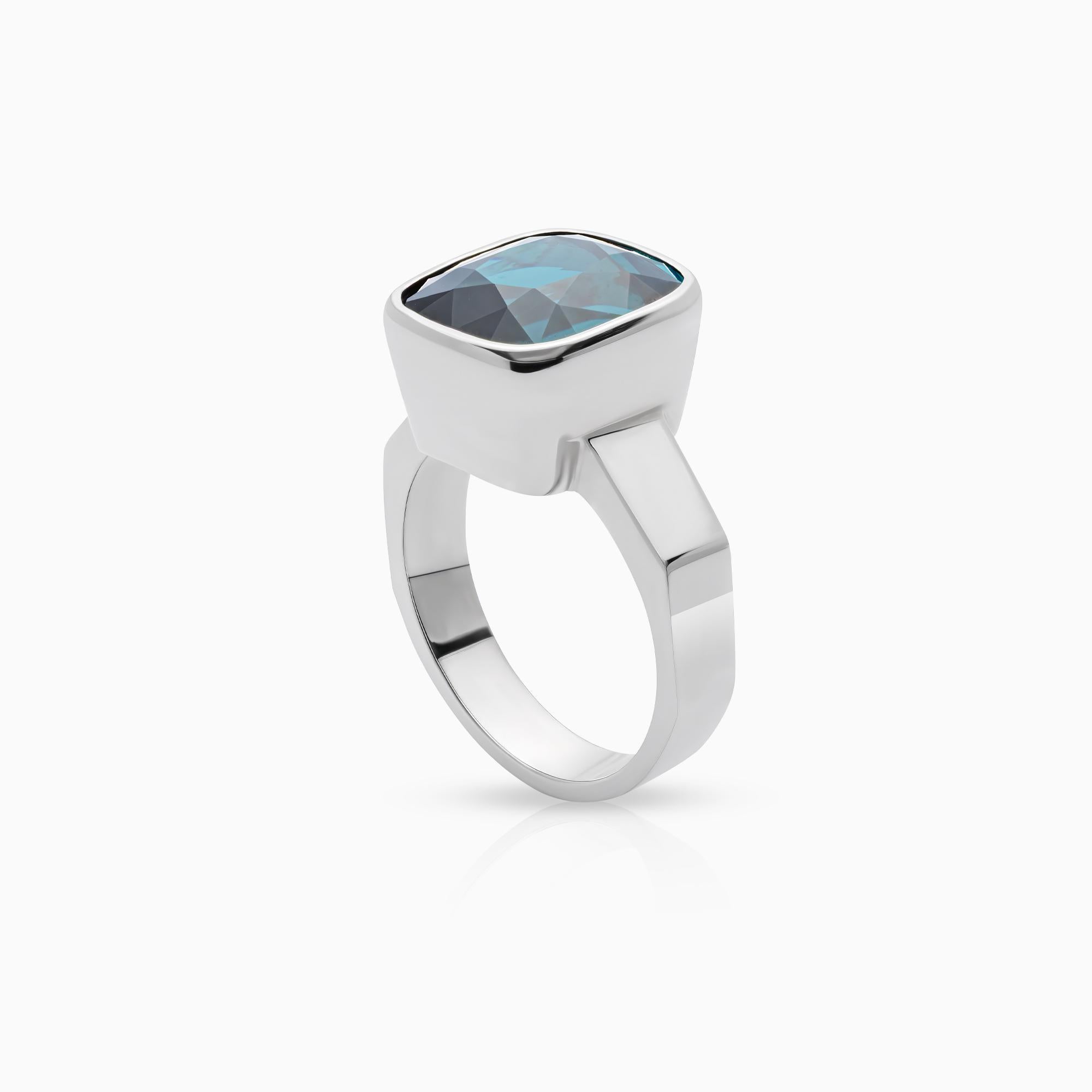 Art déco Bague en or blanc 18 carats avec tourmaline indicolite certifiée Lotus de 8,63 carats en vente