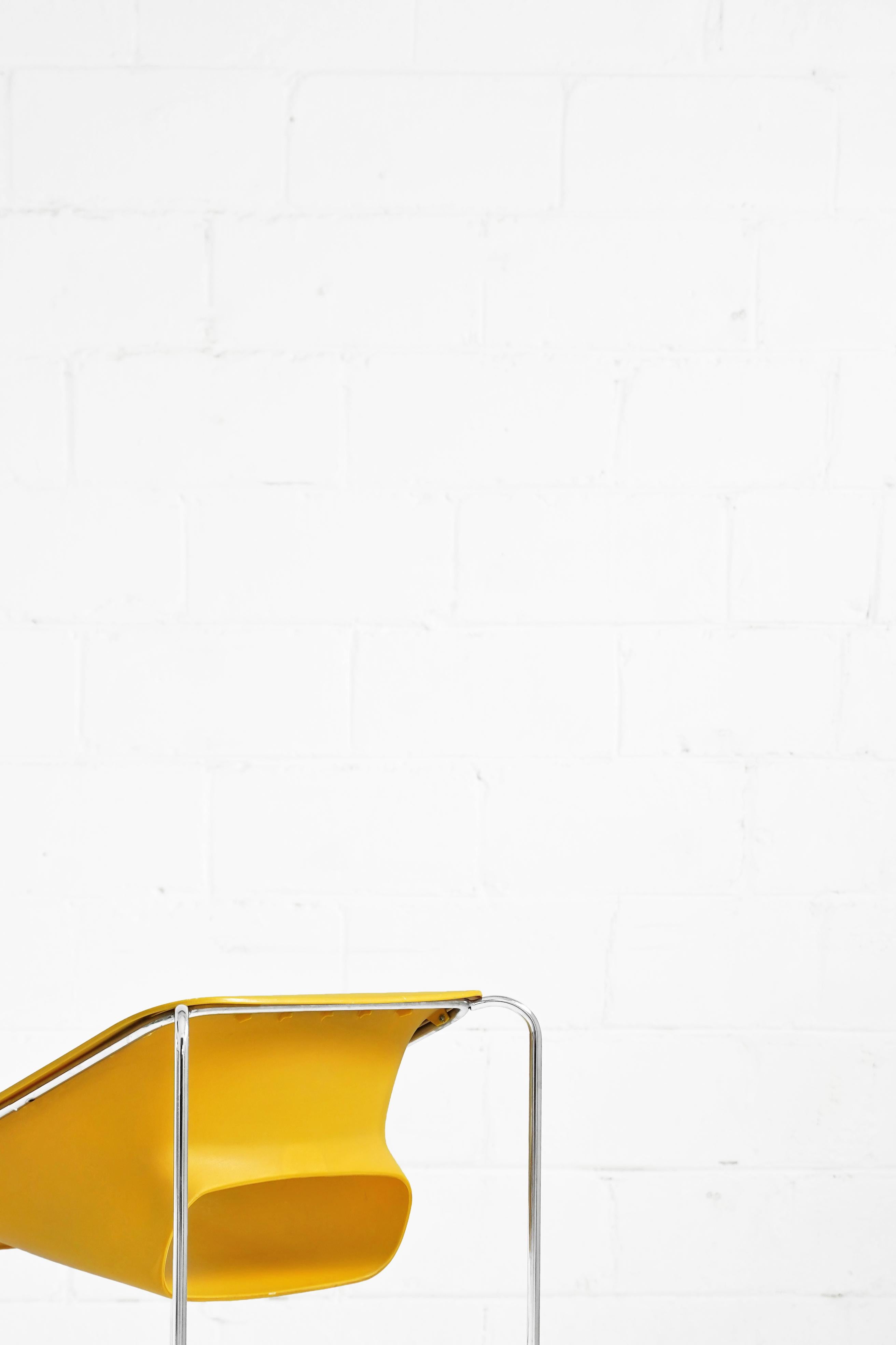 Chaise Lotus en jaune par Paul Boulva pour Artopex 3