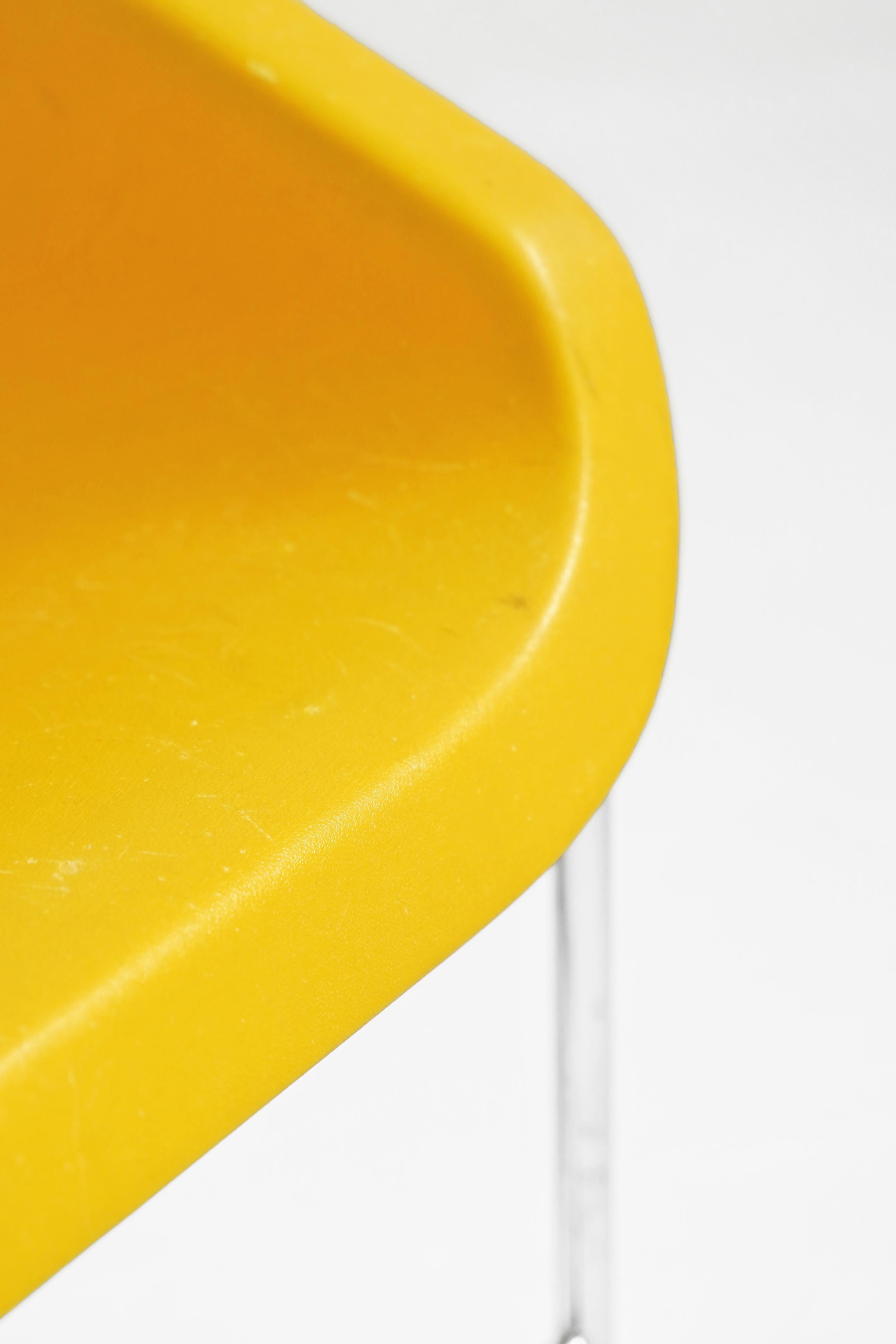 Chaise Lotus en jaune par Paul Boulva pour Artopex 1