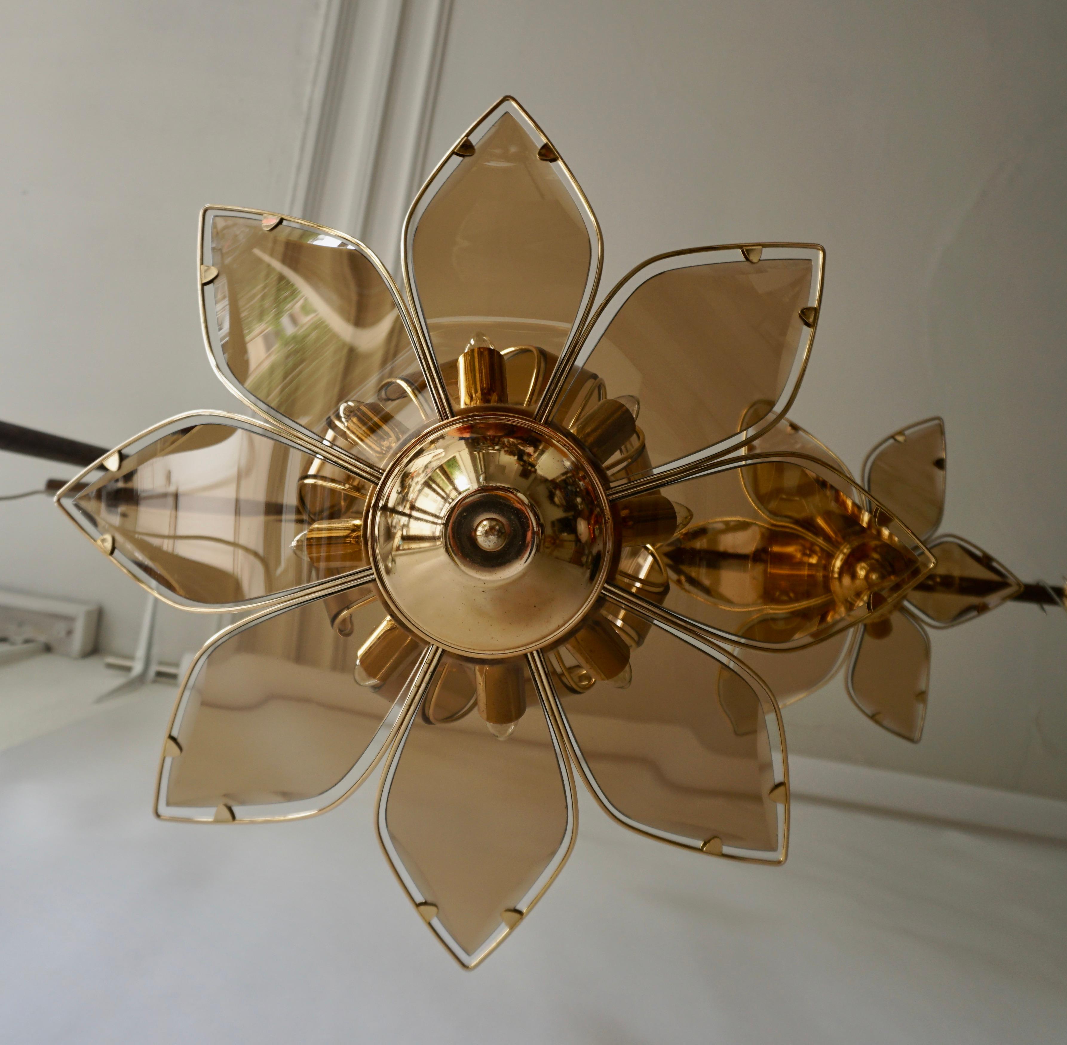 Two Italian Lotus Chandeliers in Brass and Murano Glass For Sale 5
