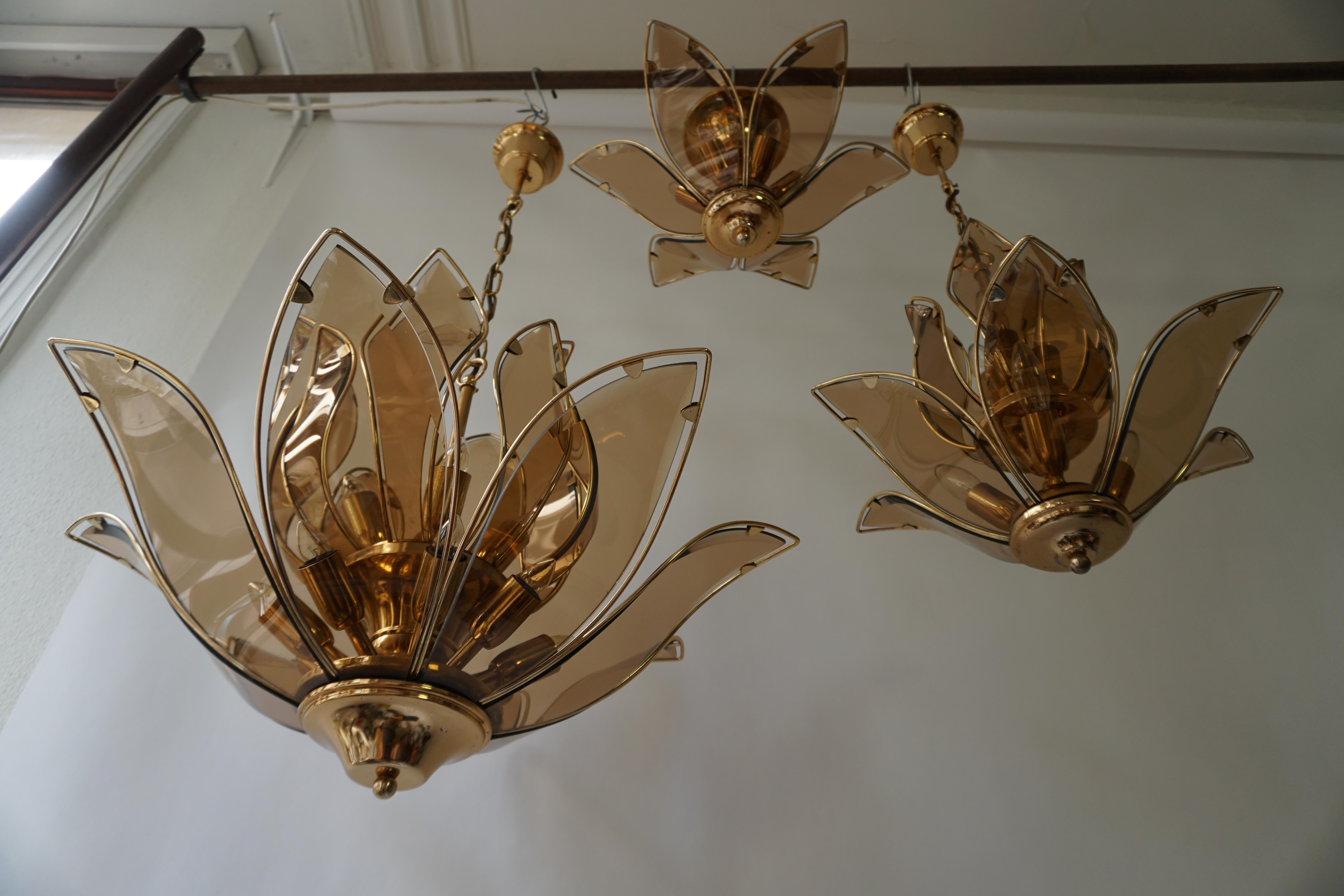 Two Italian Lotus Chandeliers in Brass and Murano Glass For Sale 9