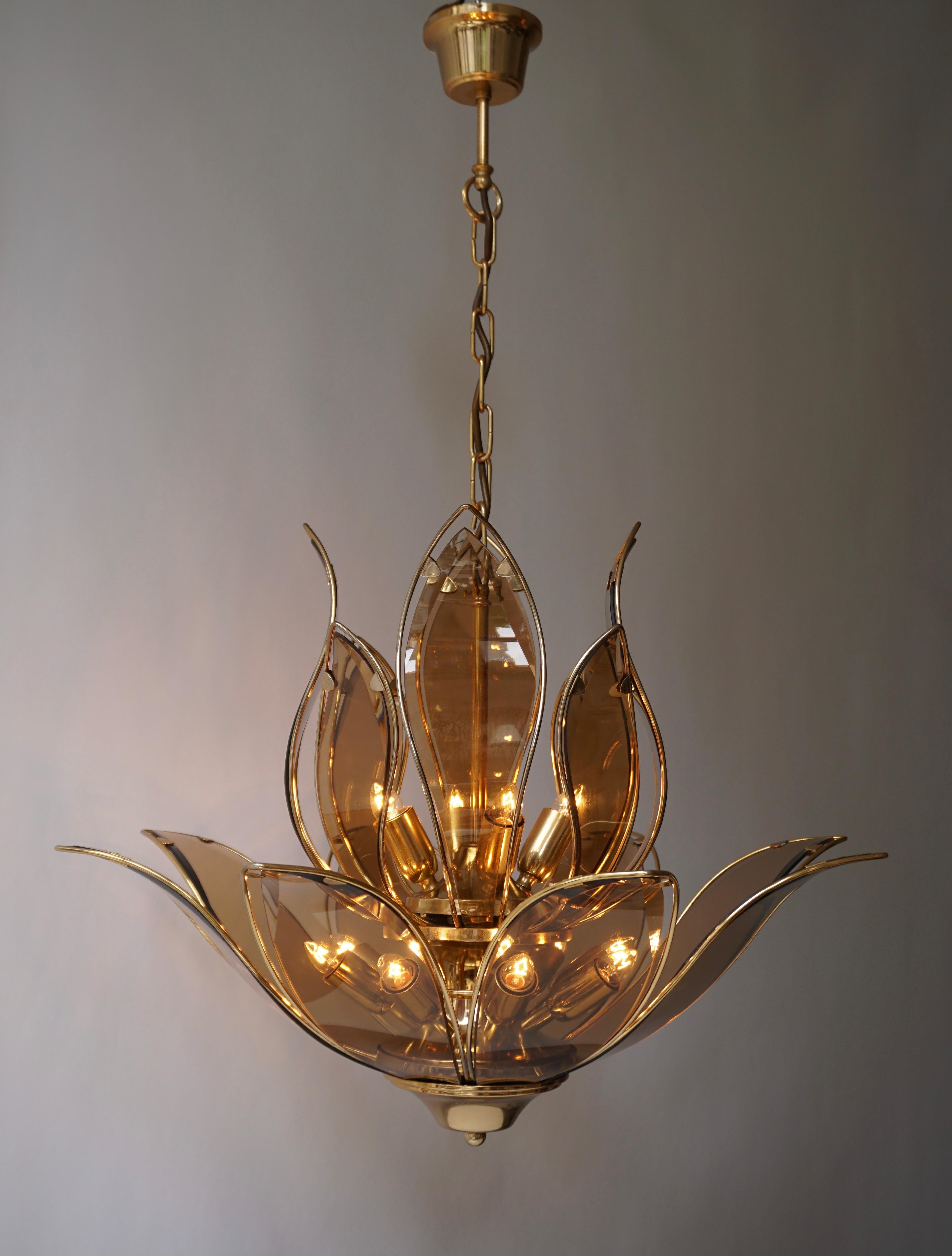 Two Italian Lotus Chandeliers in Brass and Murano Glass For Sale 2