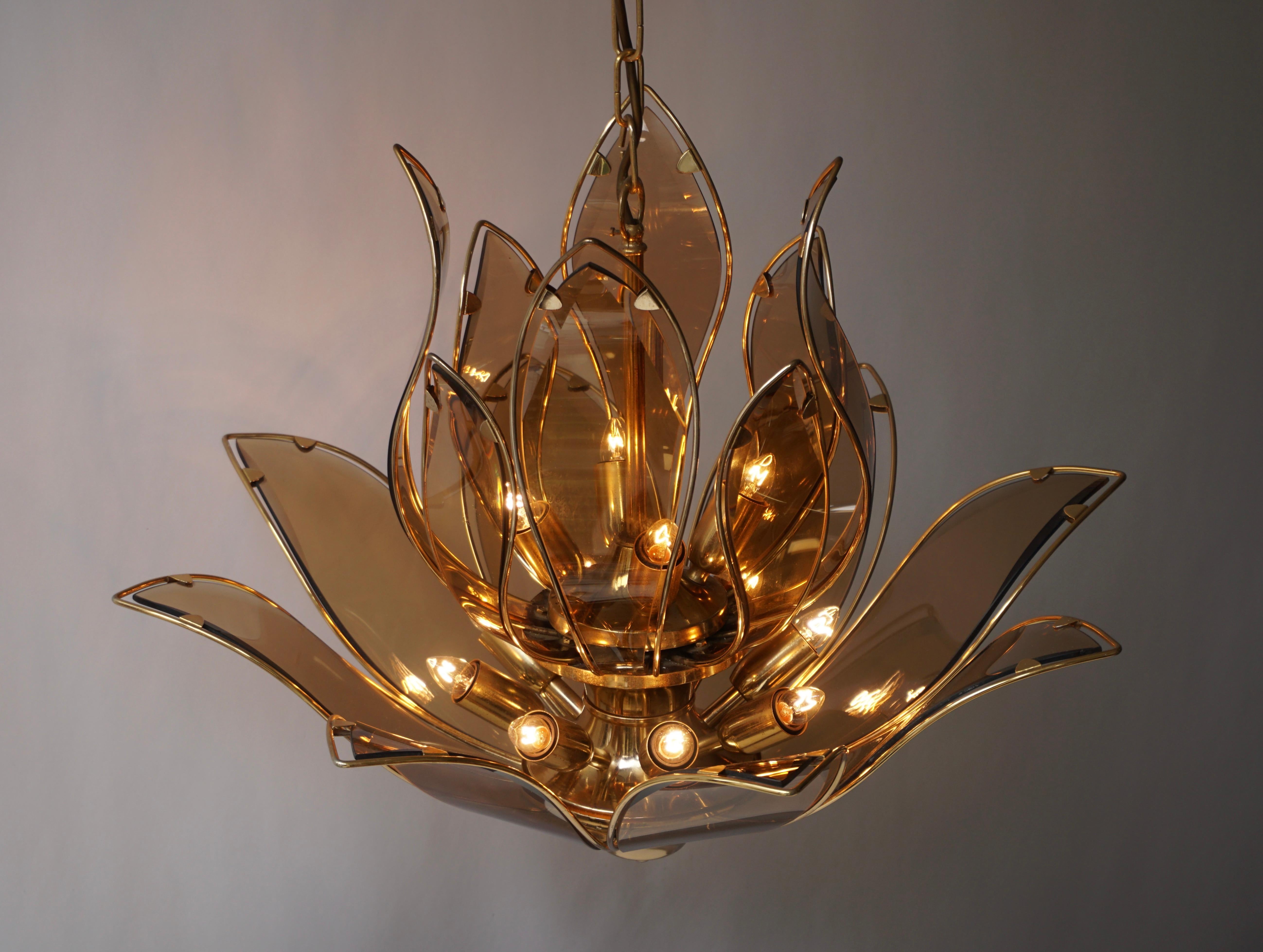 Two Italian Lotus Chandeliers in Brass and Murano Glass For Sale 4