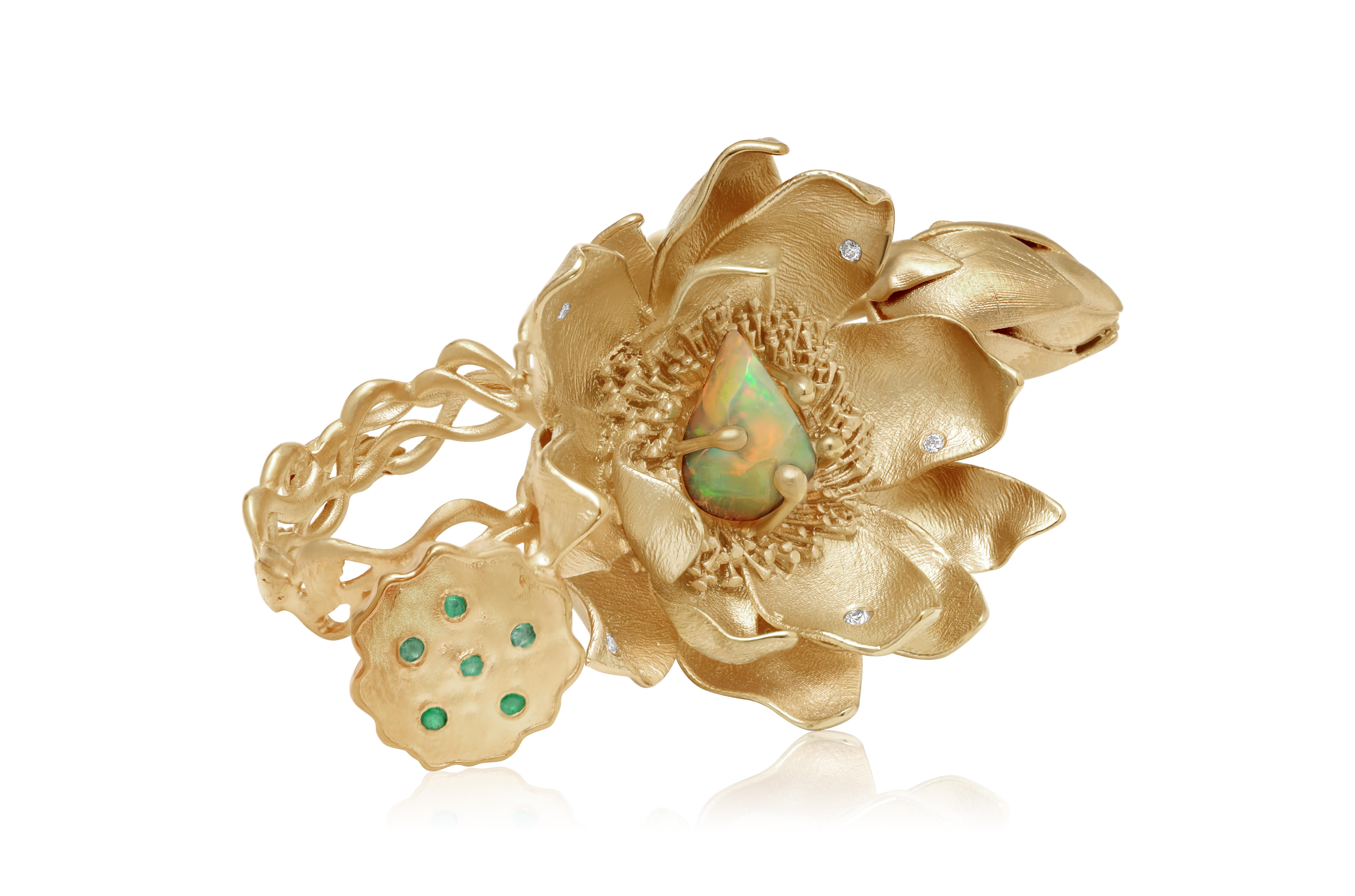 Bague Lotus à deux doigts en argent plaqué or 24K avec opale et émeraudes Neuf - En vente à BADALONA, ES