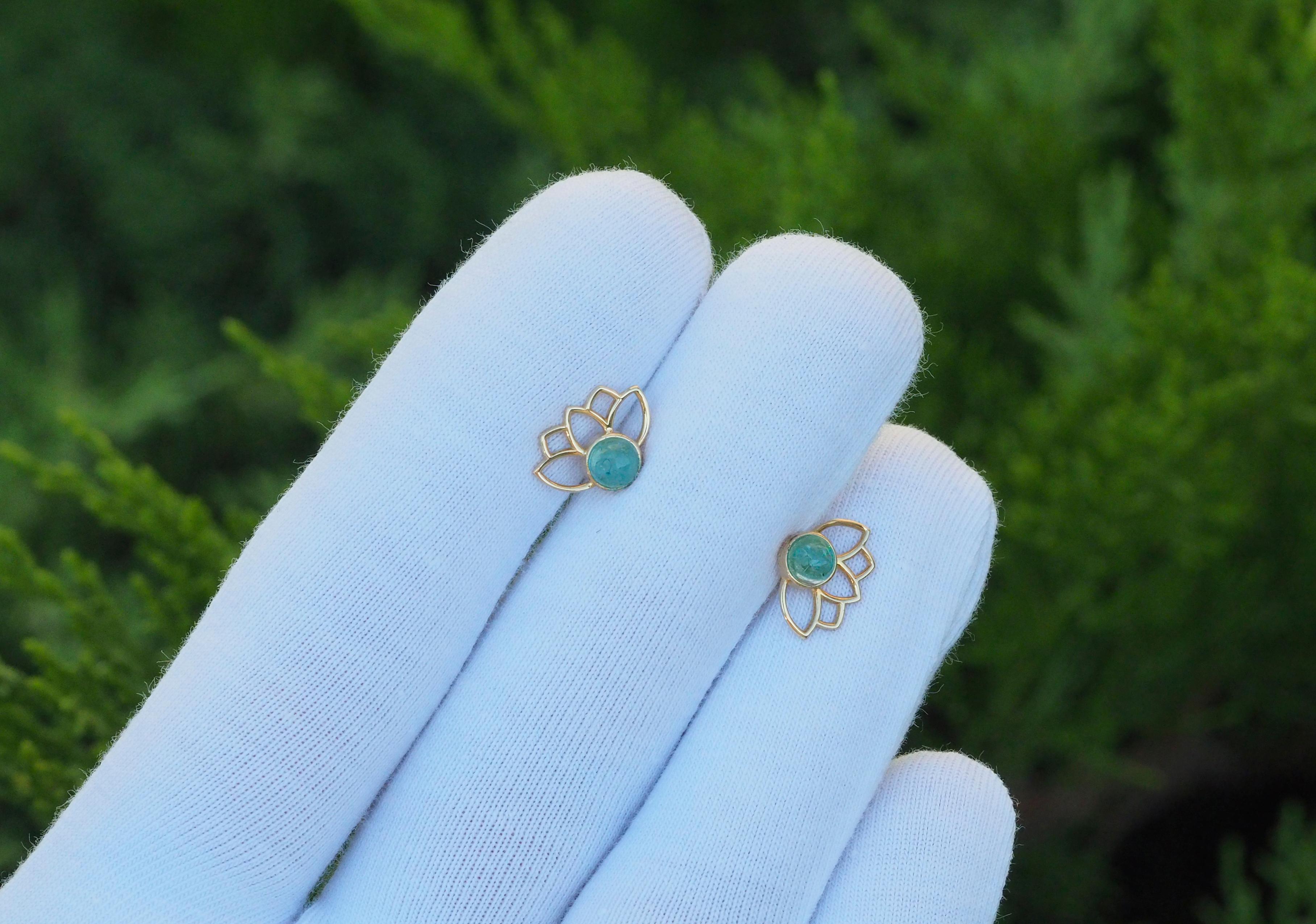 Lotus Earrings Studs with Aquamarines in 14k Gold, Aquamarine Cab Earrings In New Condition In Istanbul, TR