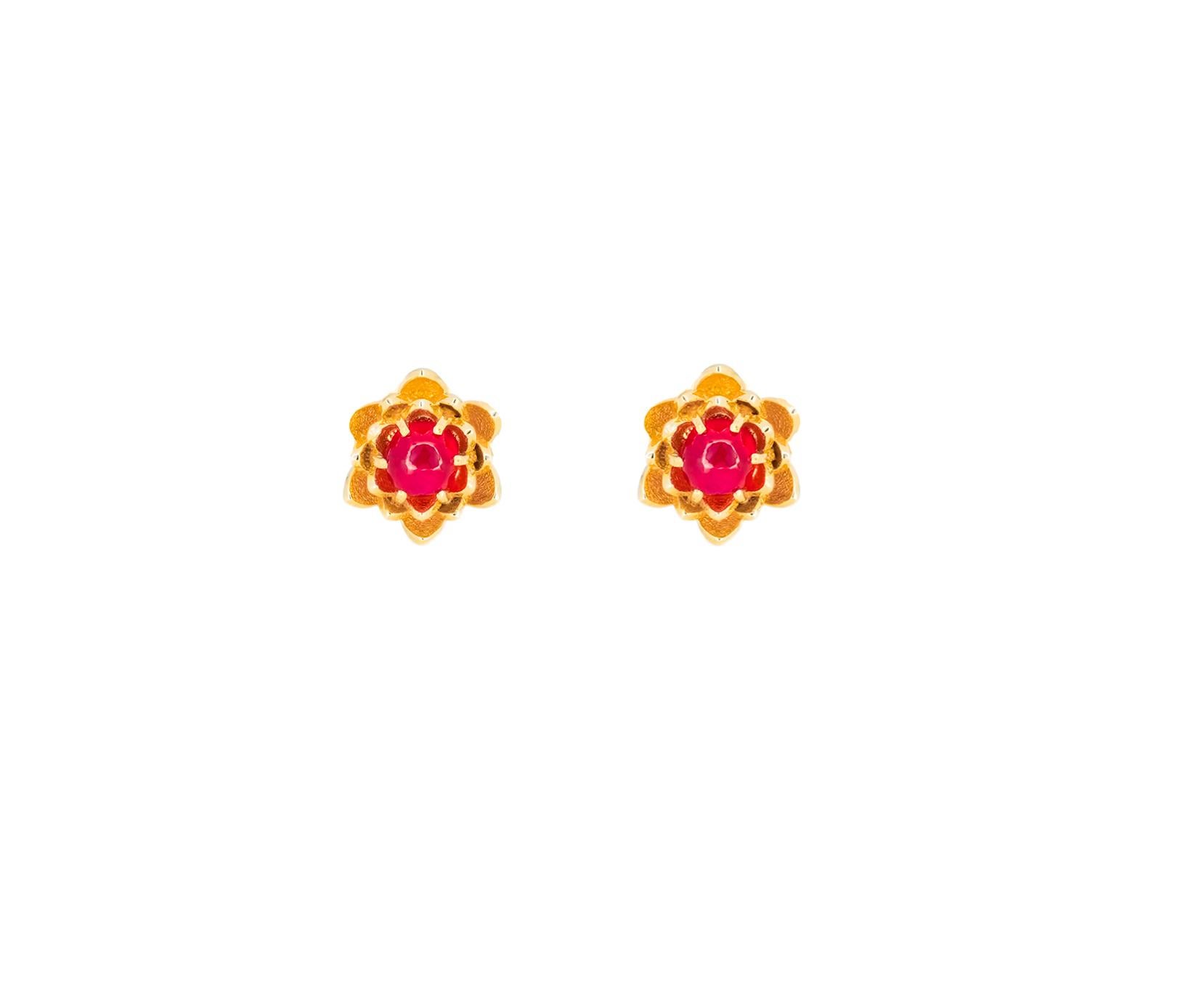 Cabochon Lotus earrings studs with rubies in 14k gold. For Sale