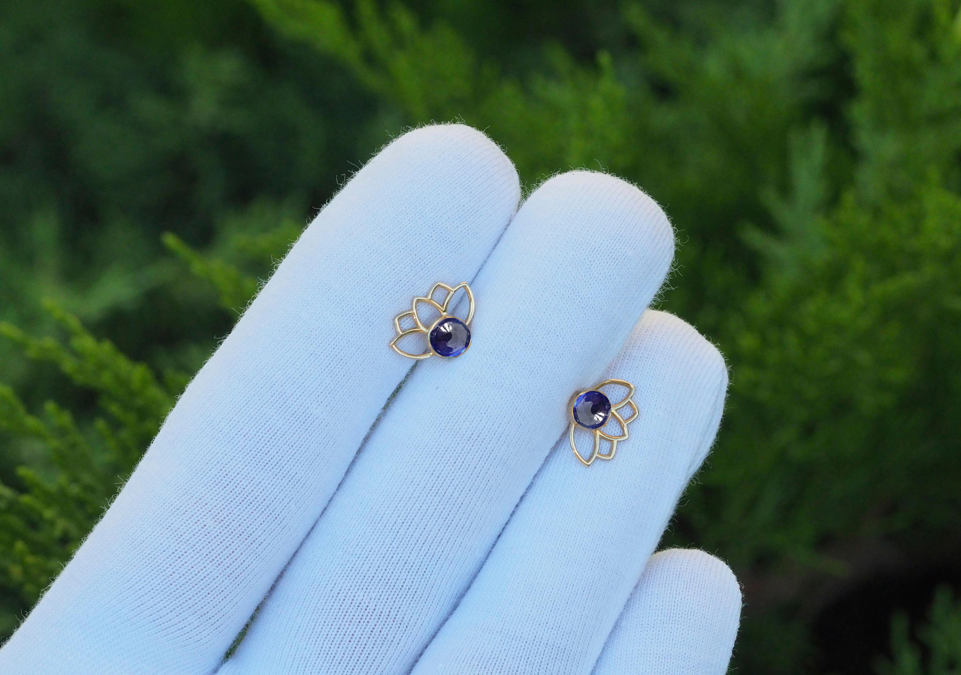 Women's Lotus earrings studs with sapphires in 14k gold.  For Sale