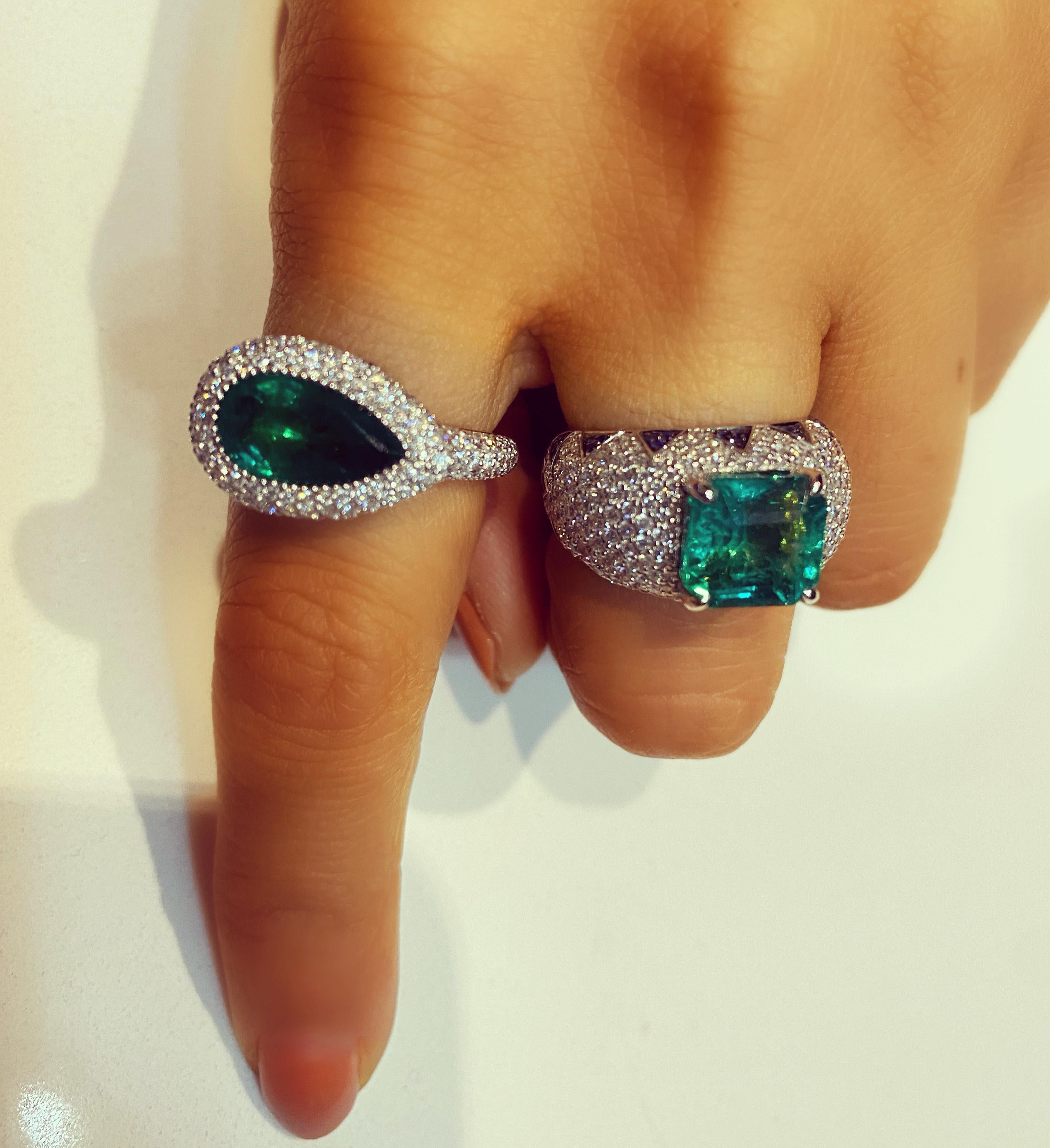 Lotus East West Ring with 2ct Emerald Solitaire, Blue Sapphire and Diamonds In New Condition For Sale In Houston, TX