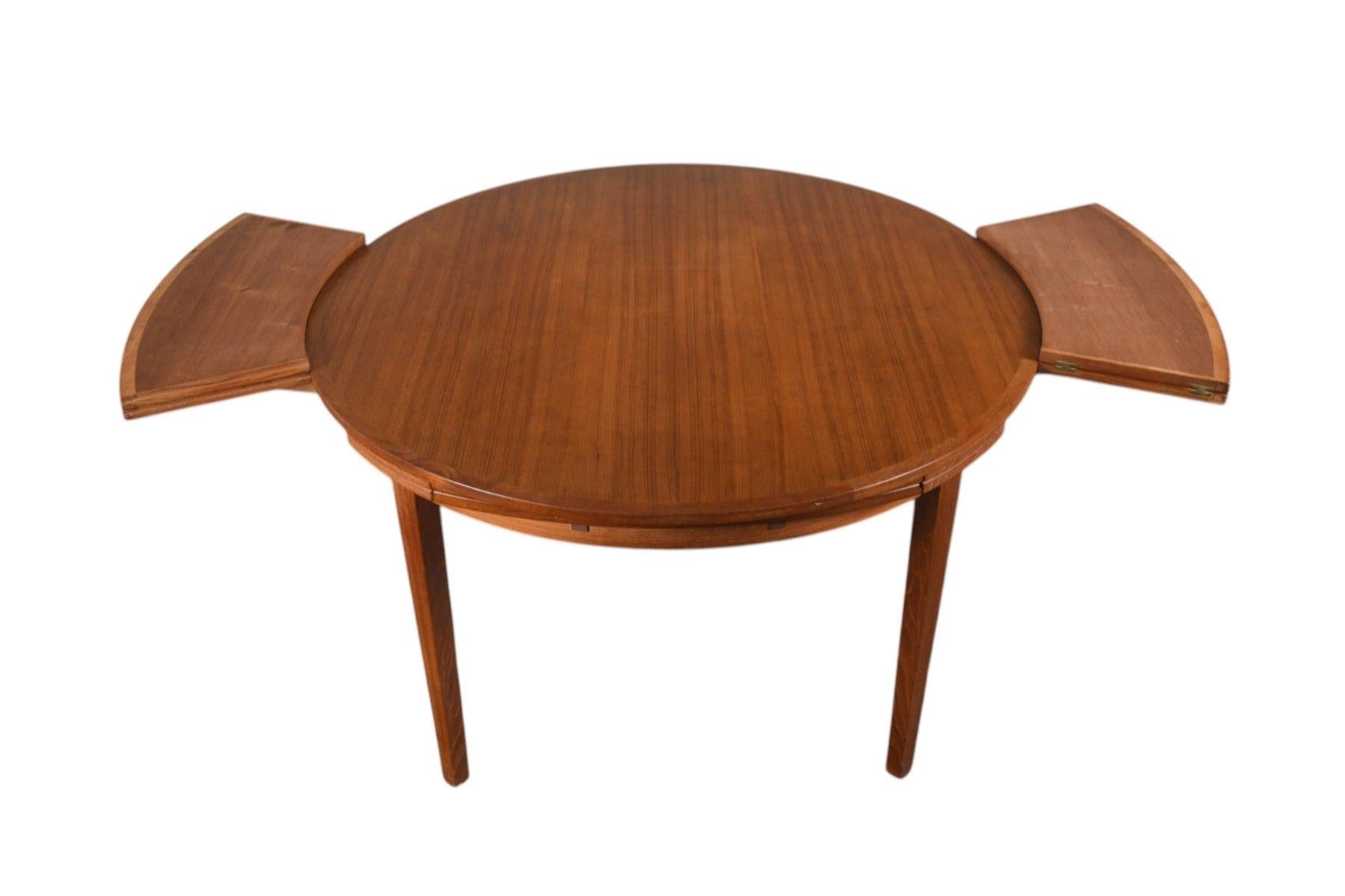 Lotus / Flip Flap Esstisch aus Teakholz von Dyrlund (20. Jahrhundert) im Angebot