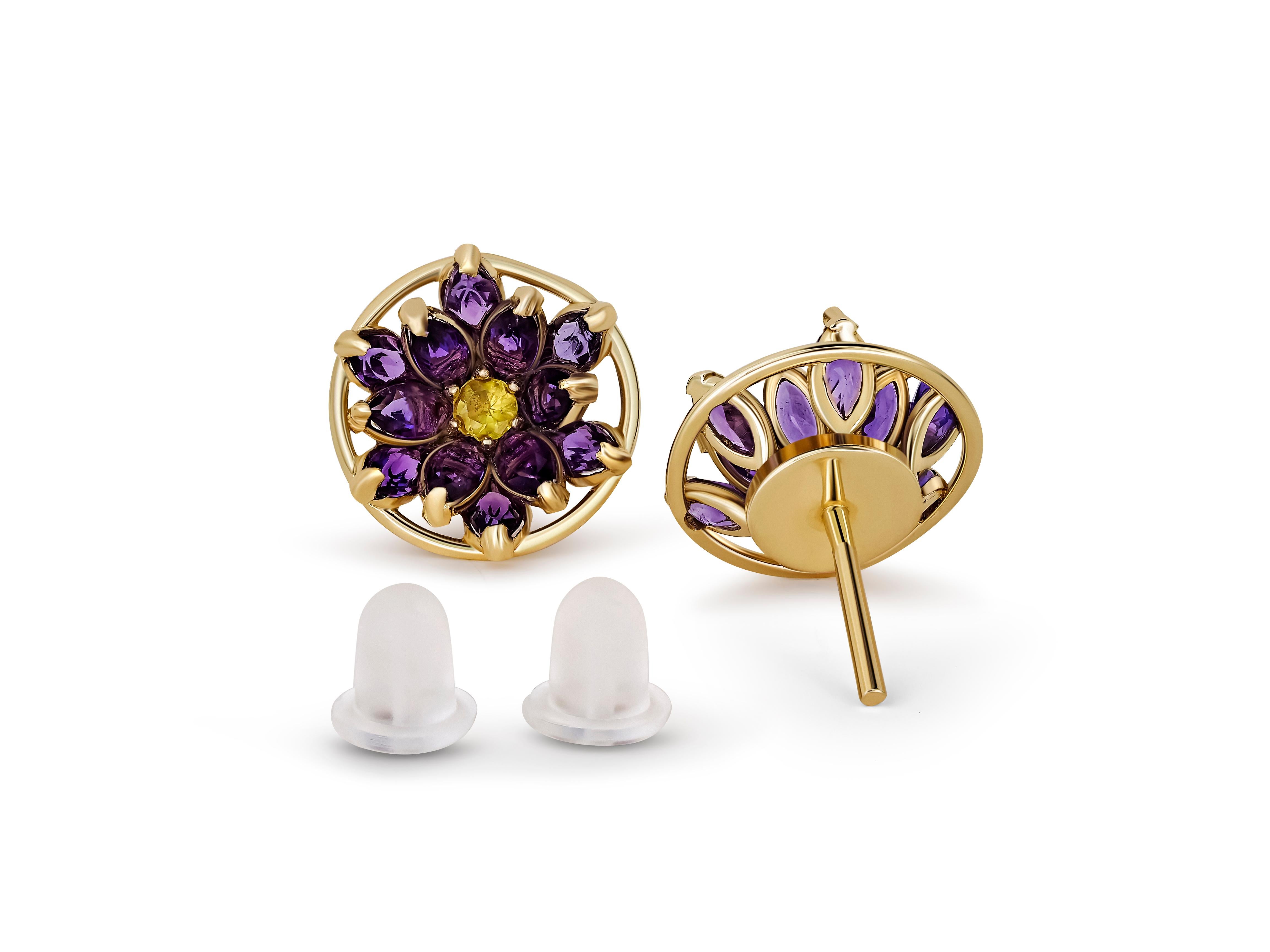 Lotus flower earrings studs in 14k gold.  In New Condition For Sale In Istanbul, TR