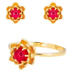 Lotus-Blumenschmuck-Set: Ring und Ohrringe aus 14k Gold.