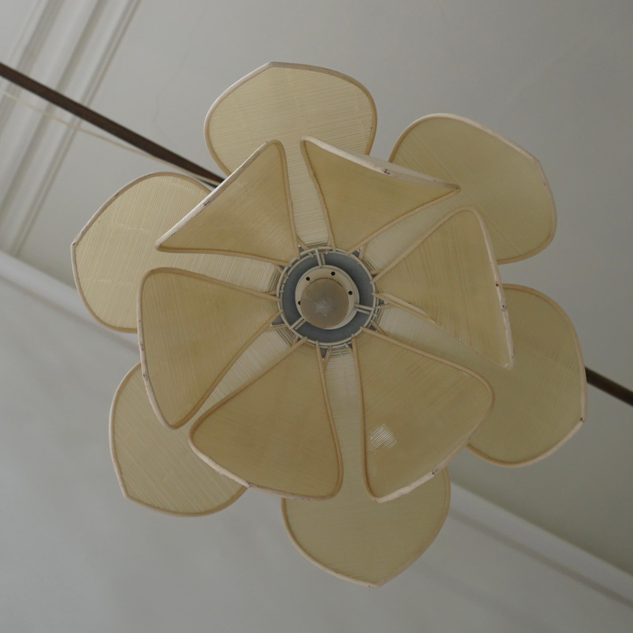 Lampada a sospensione con fiore di loto in vendita 4