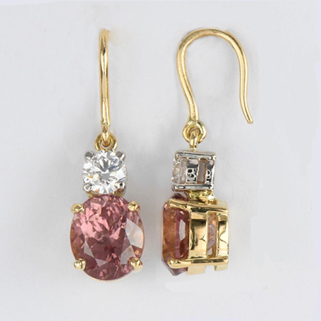 4.83ct Lotus Garnet & Diamond Earrings-Brilliant Cut-18KT Gold-GIA Certified In New Condition For Sale In London, GB