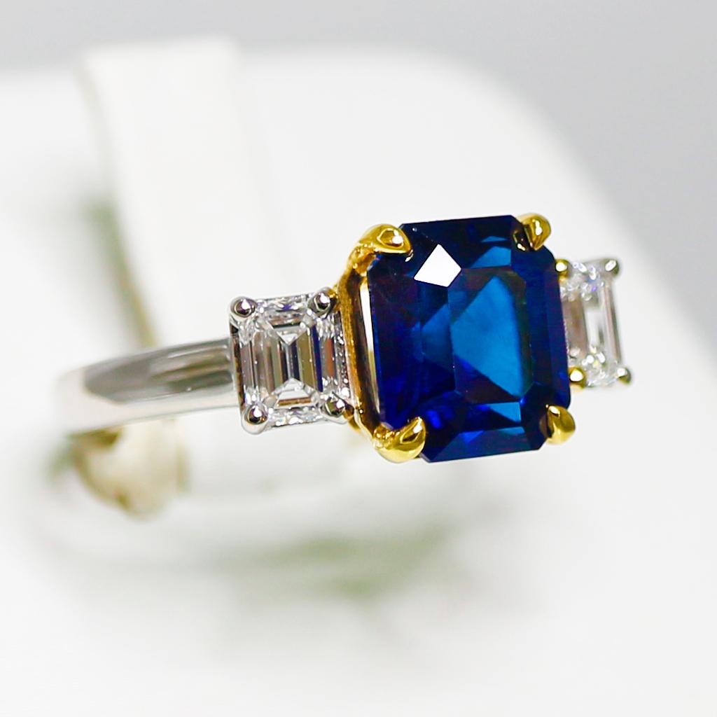 GIA D VVS1 Ceylon Verlobungsring mit 3,56 Karat königsblauem Saphir und Diamant (Zeitgenössisch) im Angebot