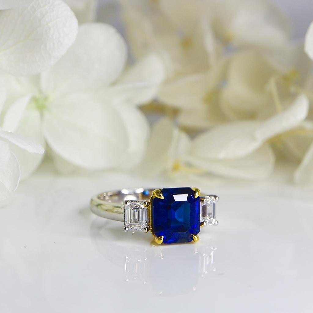 Contemporary GIA D VVS1 Ceylon 3.56 Ct Royal Blue Sapphire Diamond Engagement Ring For Sale
