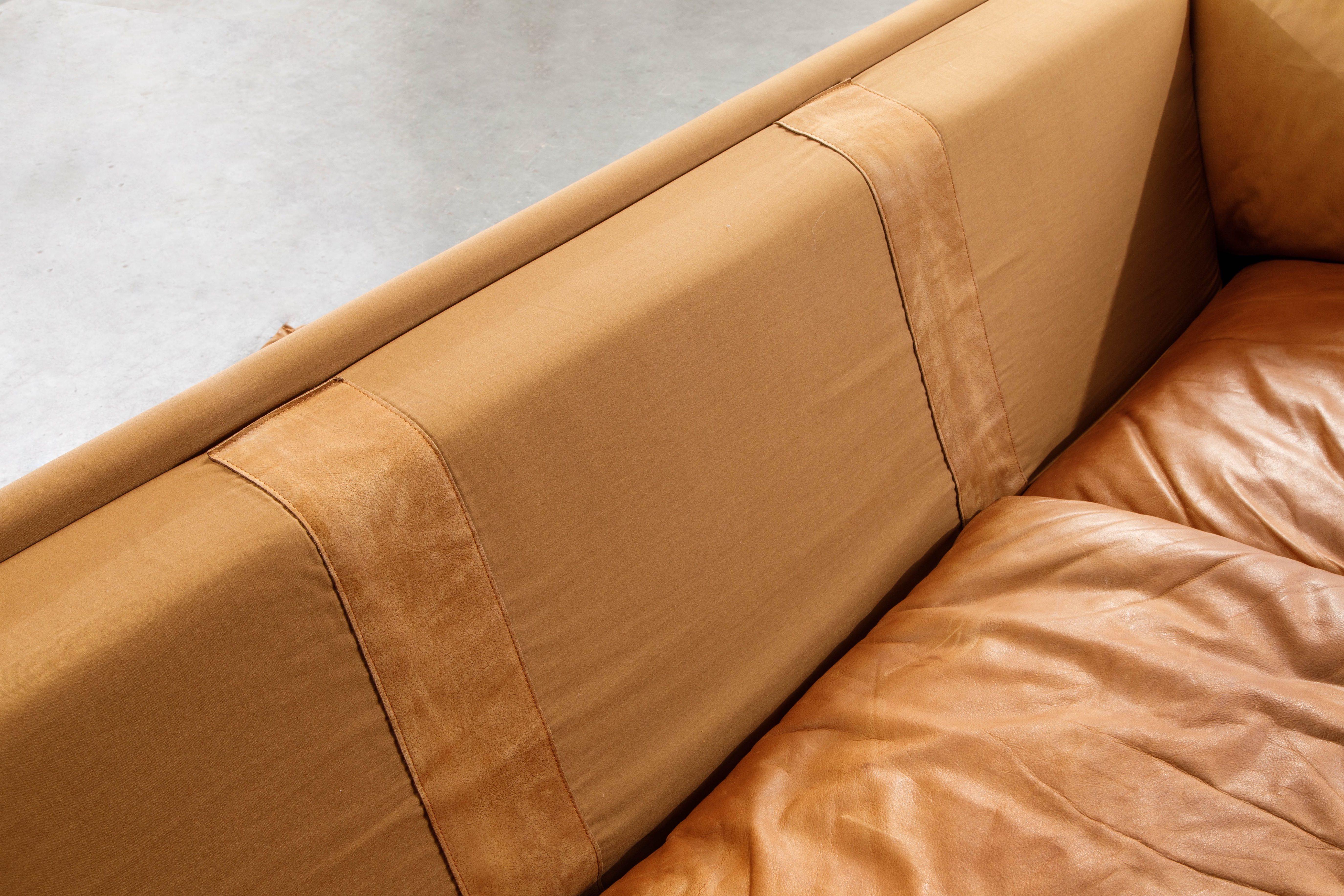 'Lotus' Leather Sofa by Niels Bendtsen for Niels Eilersen, 1970s Denmark, Signed 10