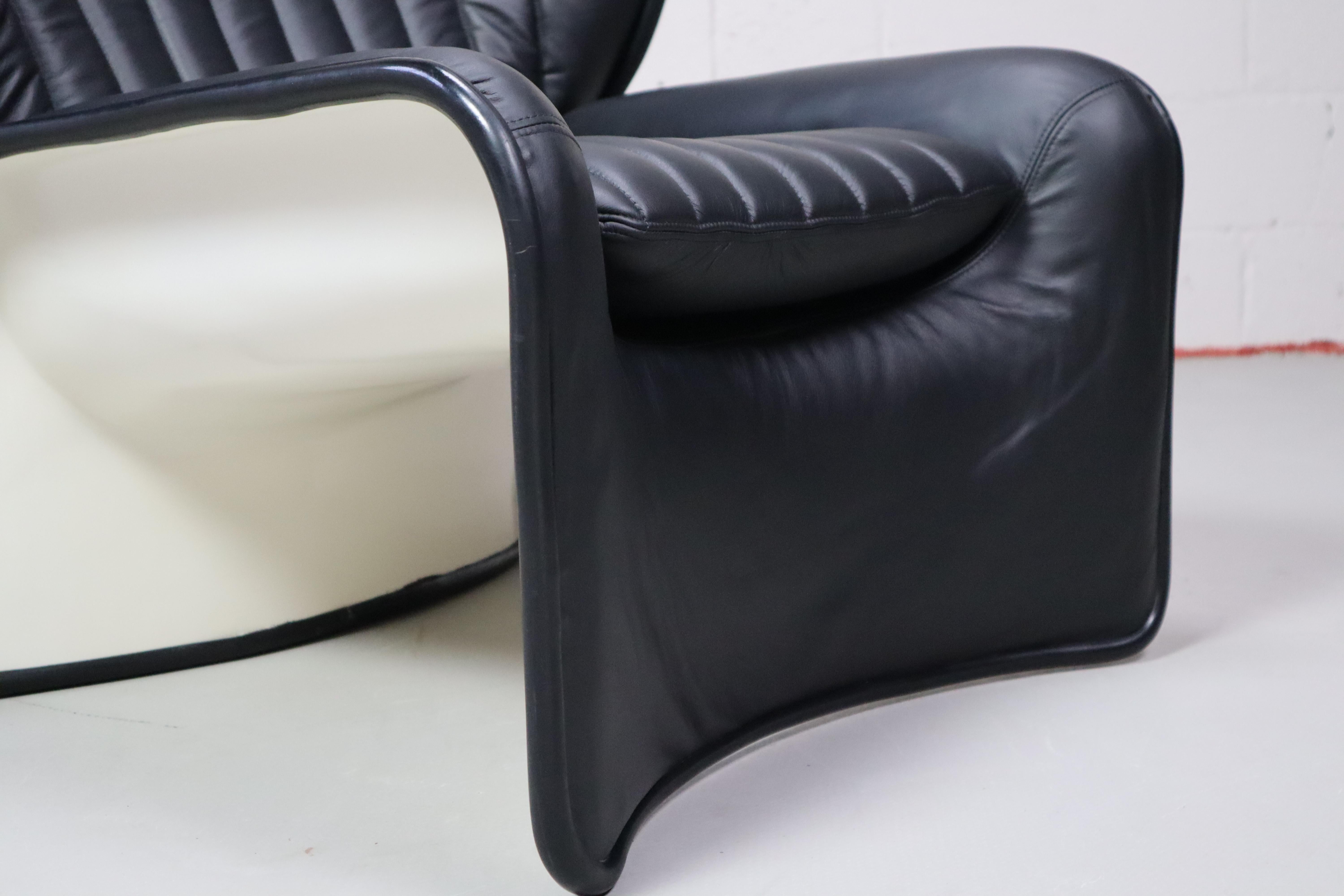 Swiss Lotus lounge chair by André Vandenbeuck for Strässle International, 1969. For Sale