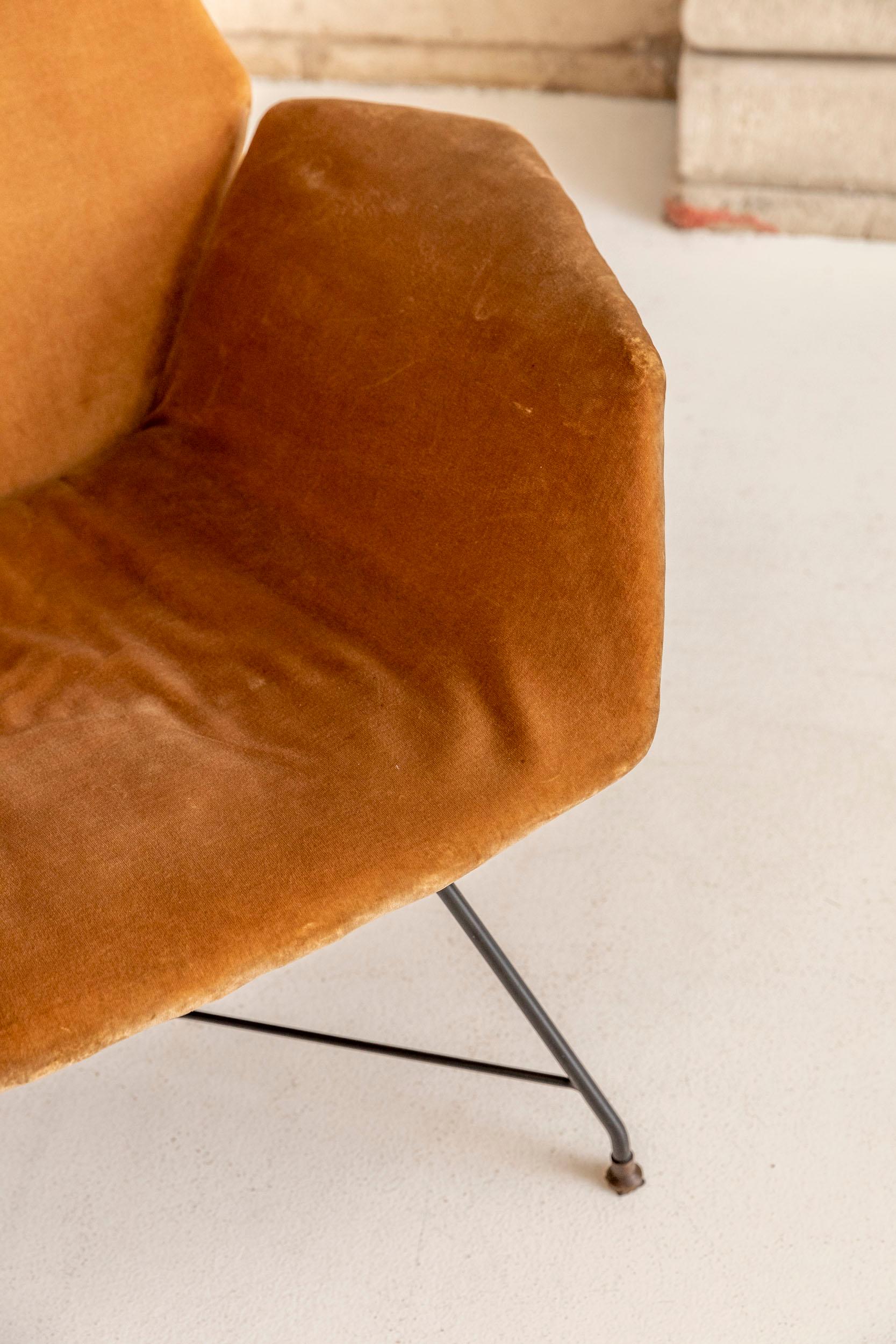  ‘Lotus’ Lounge Chair by Augusto Bozzi for Saporiti 3