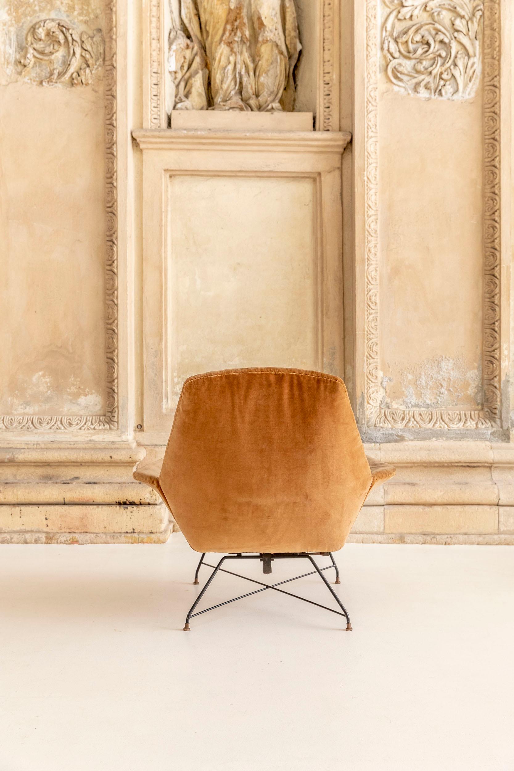  ‘Lotus’ Lounge Chair by Augusto Bozzi for Saporiti 5