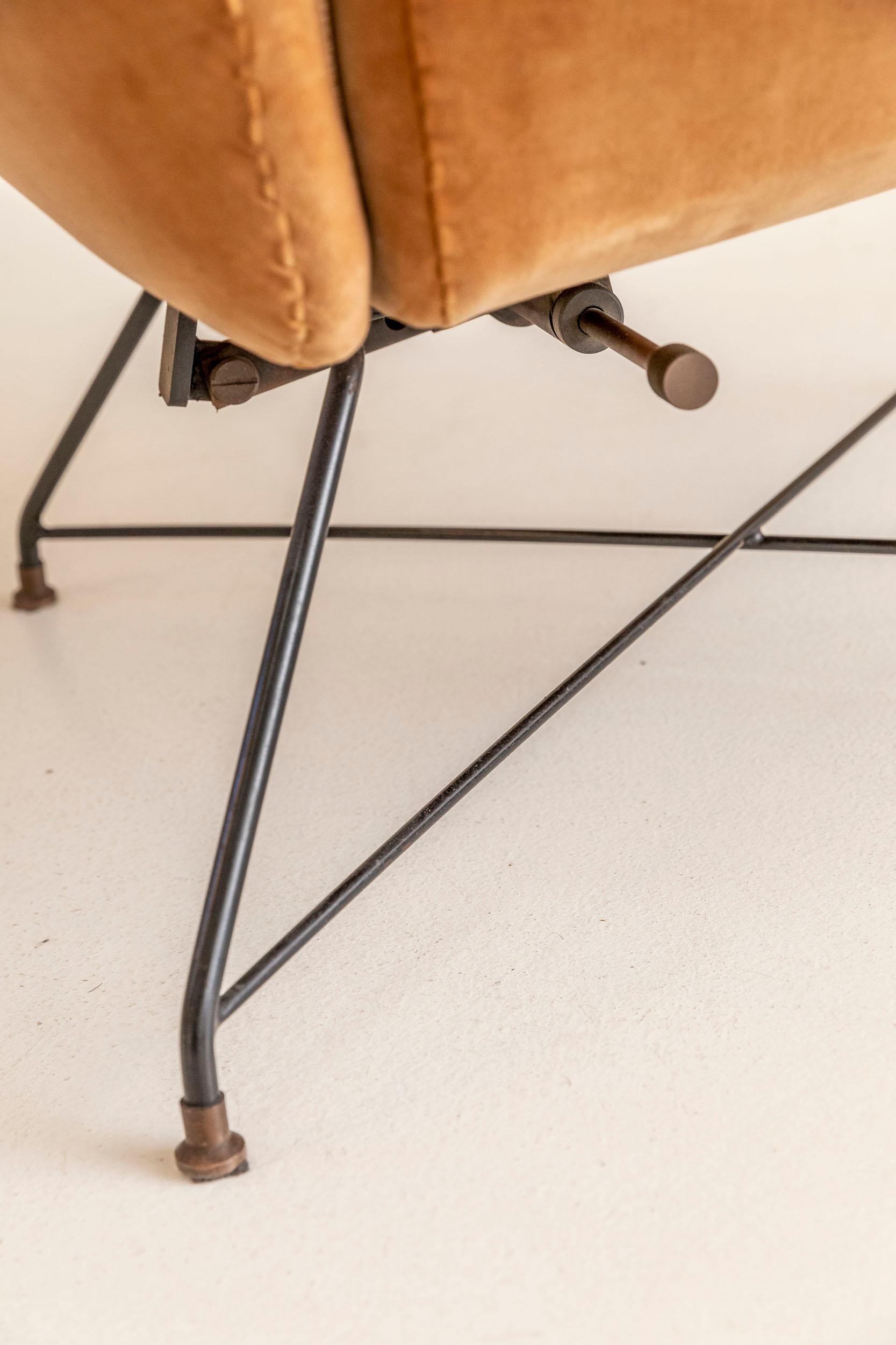  ‘Lotus’ Lounge Chair by Augusto Bozzi for Saporiti 10