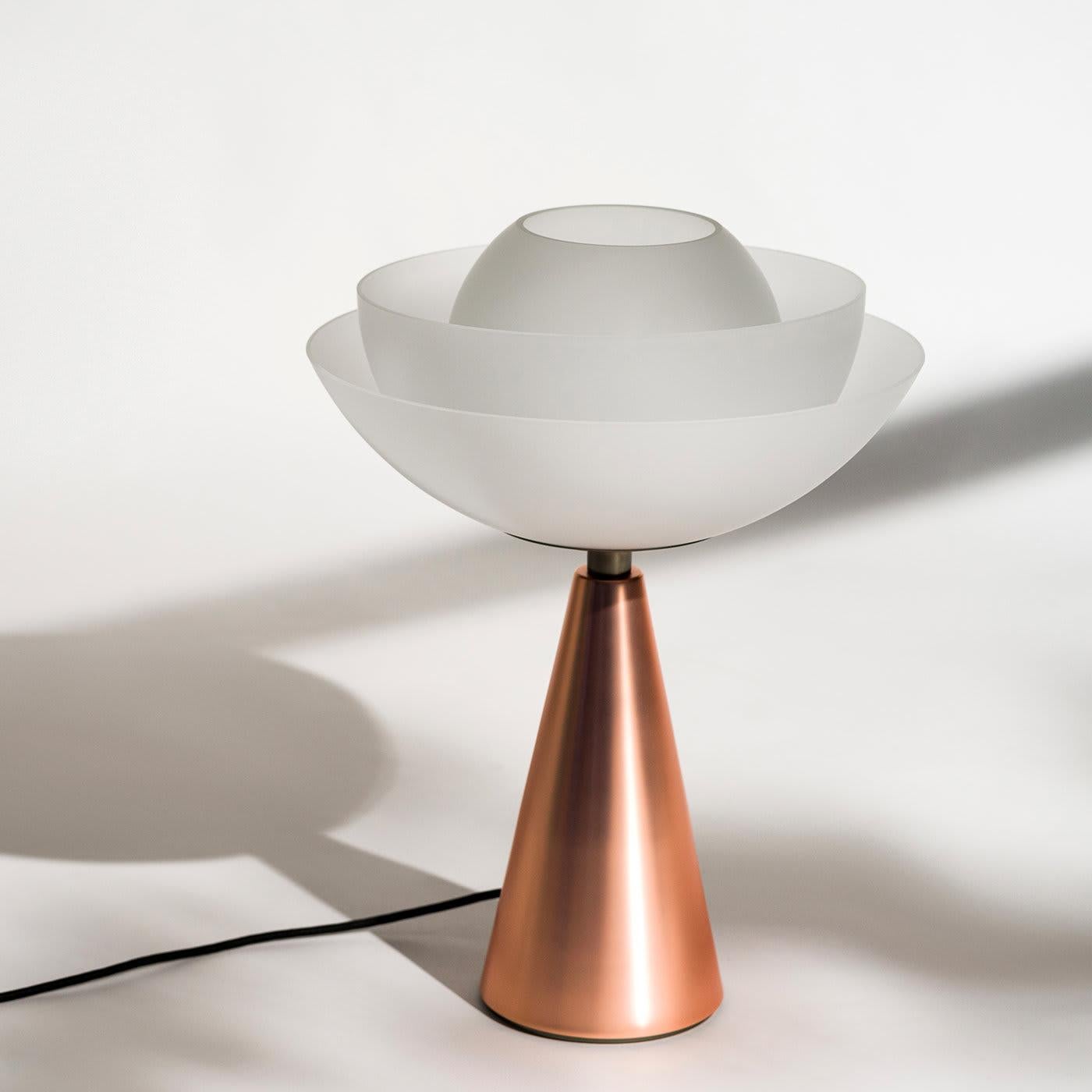 Modern Lotus Metal Table Lamp For Sale