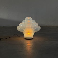 "Lotus" Lampe de table en verre de Murano opalescent par Carlo Nason pour V.I.I.C.