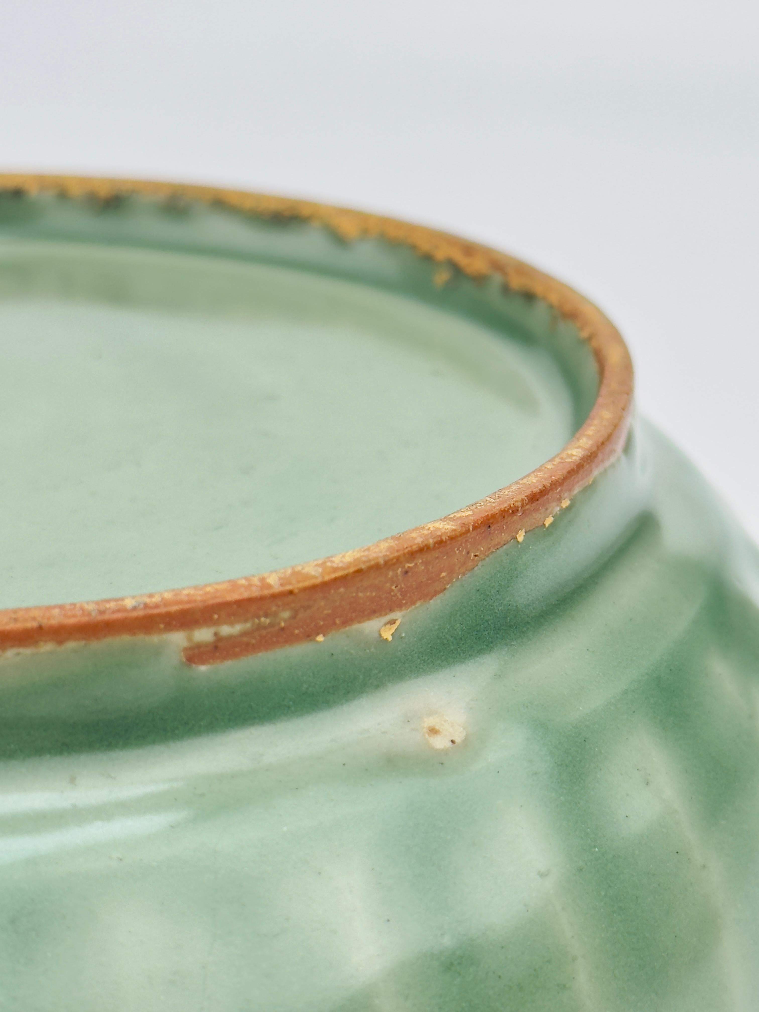 Lotus Petal 'Longquan' Celadon Bowl, Ming dynasty For Sale 9