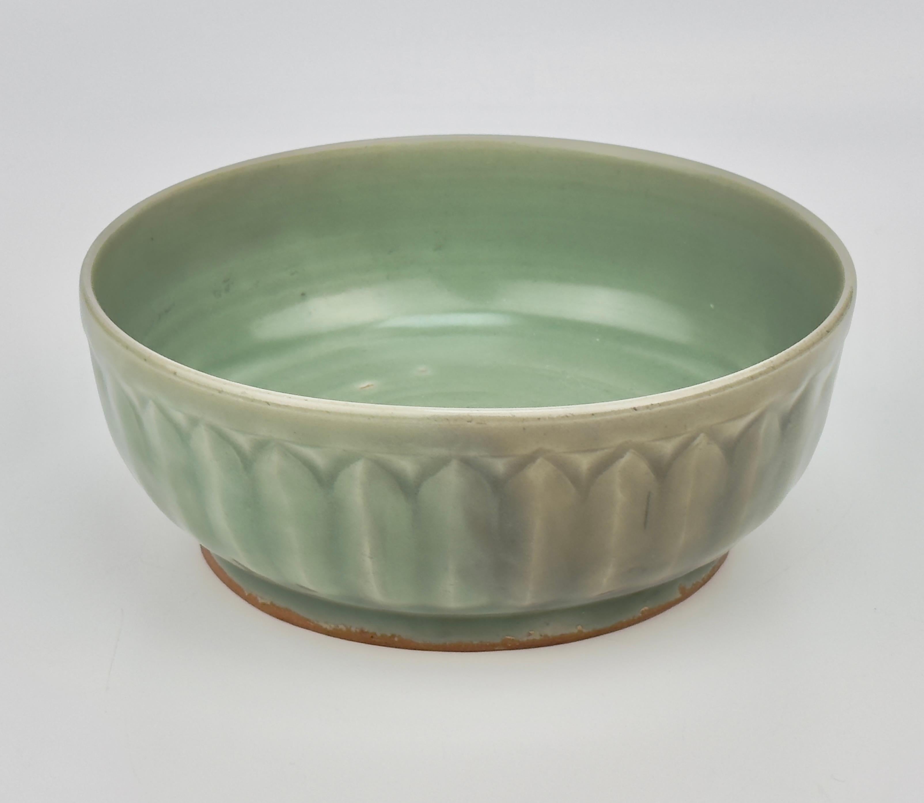 Hong Kong Lotus Petal 'Longquan' Celadon Bowl, Ming dynasty For Sale
