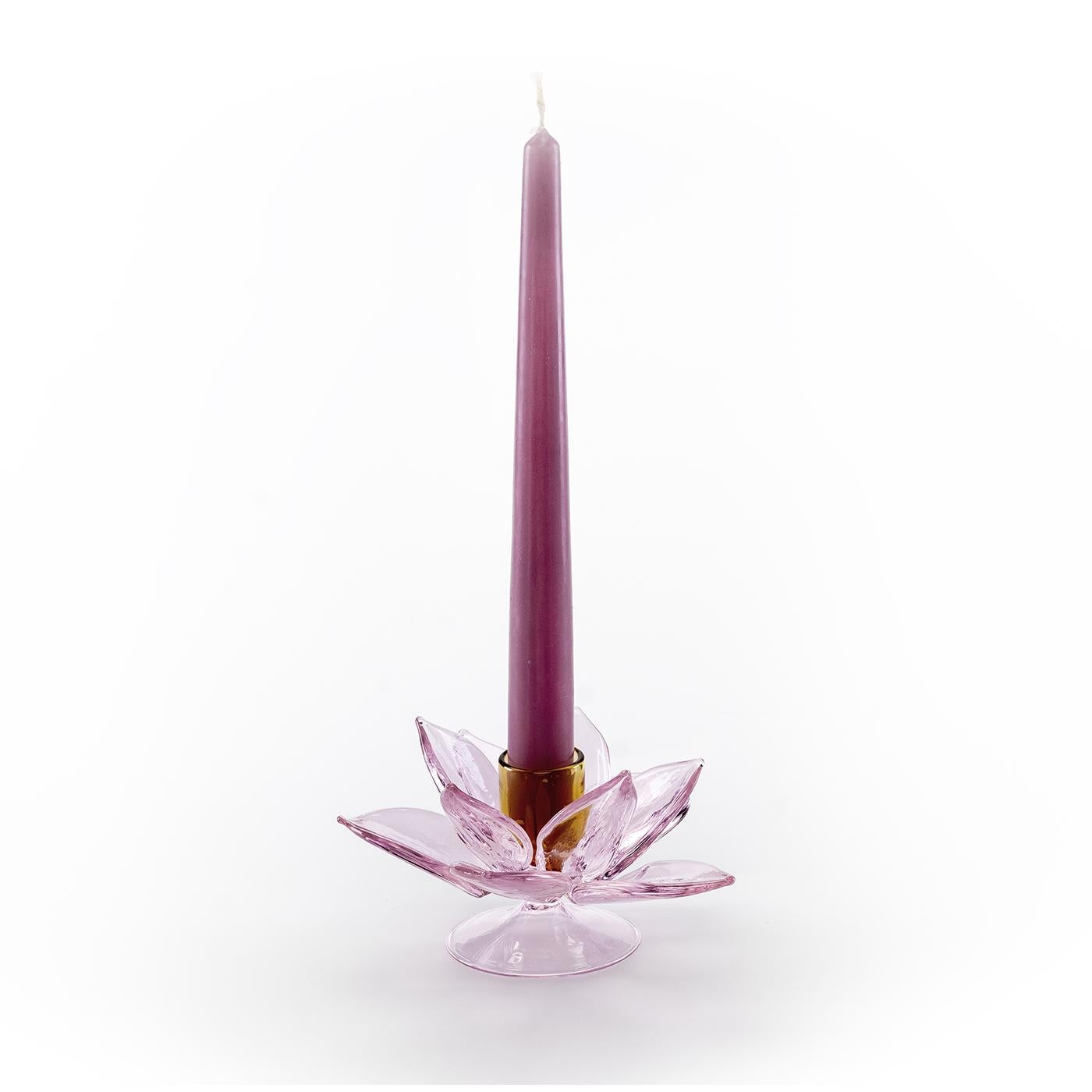 Vetro Portacandele in vetro rosa Lotus di Summerill & Bishop in vendita
