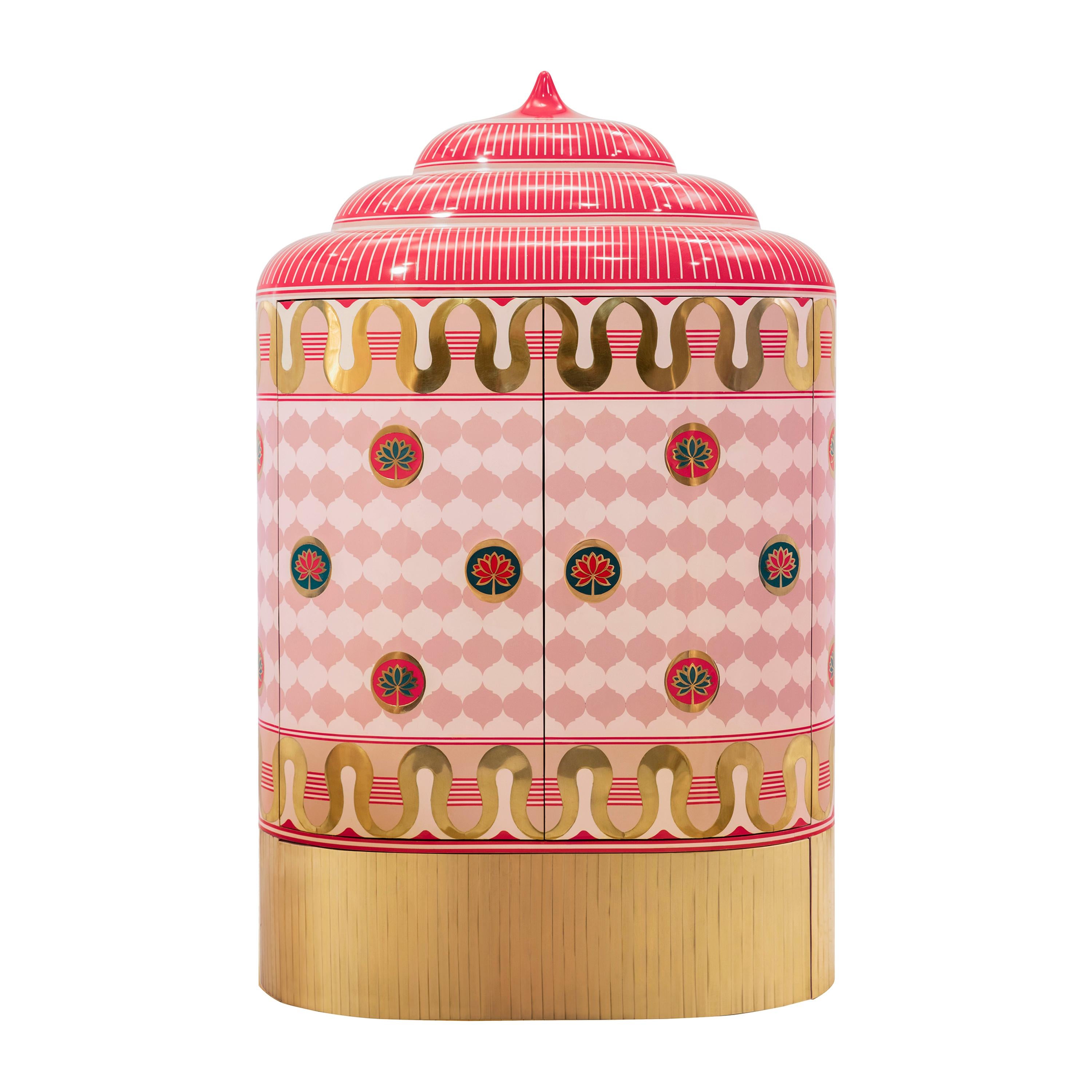 Lotus Sanctum Cabinet de rangement rose avec incrustation de laiton par Matteo Cibic