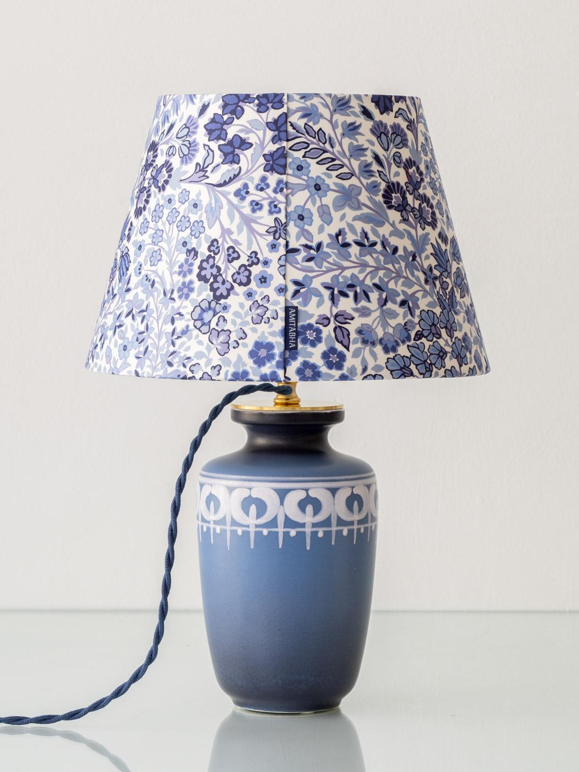 Lampada da tavolo Flora Gouda della serie Lotus, 1977, paralume New Liberty London in vendita 4
