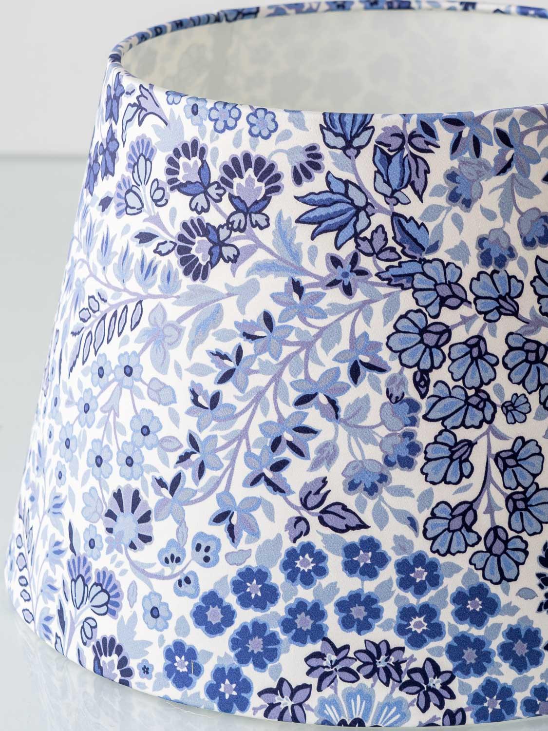 Ottone Lampada da tavolo Flora Gouda della serie Lotus, 1977, paralume New Liberty London in vendita