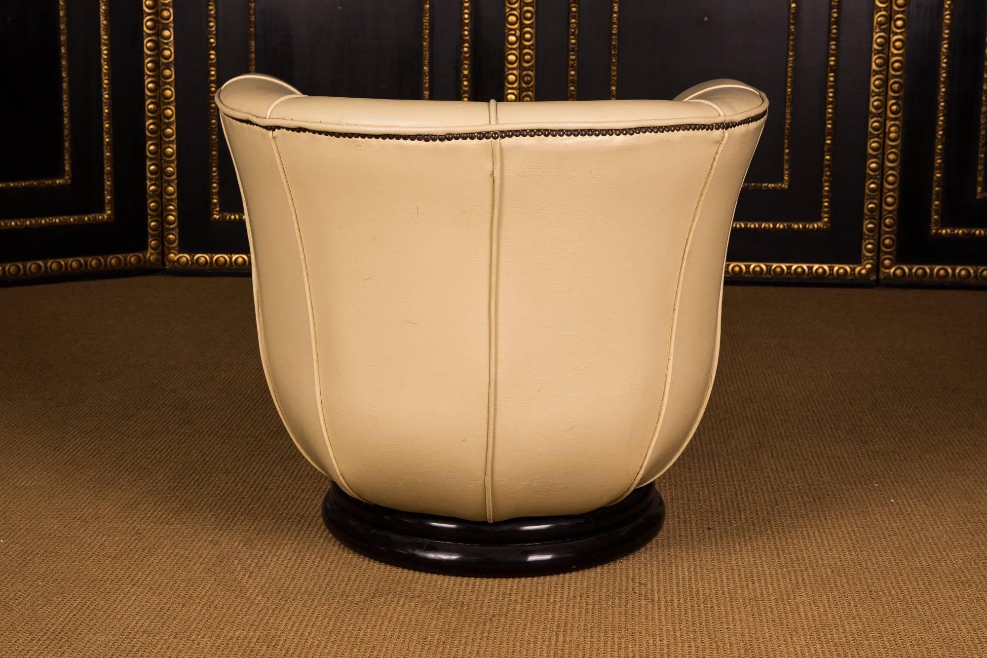 Lotus Shaped Armchair in the Art Deco Style In Fair Condition In Berlin, DE