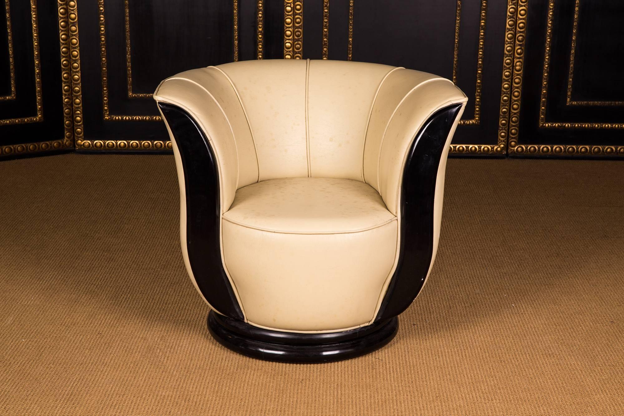 Lotus Shaped Armchair in the Art Deco Style 2