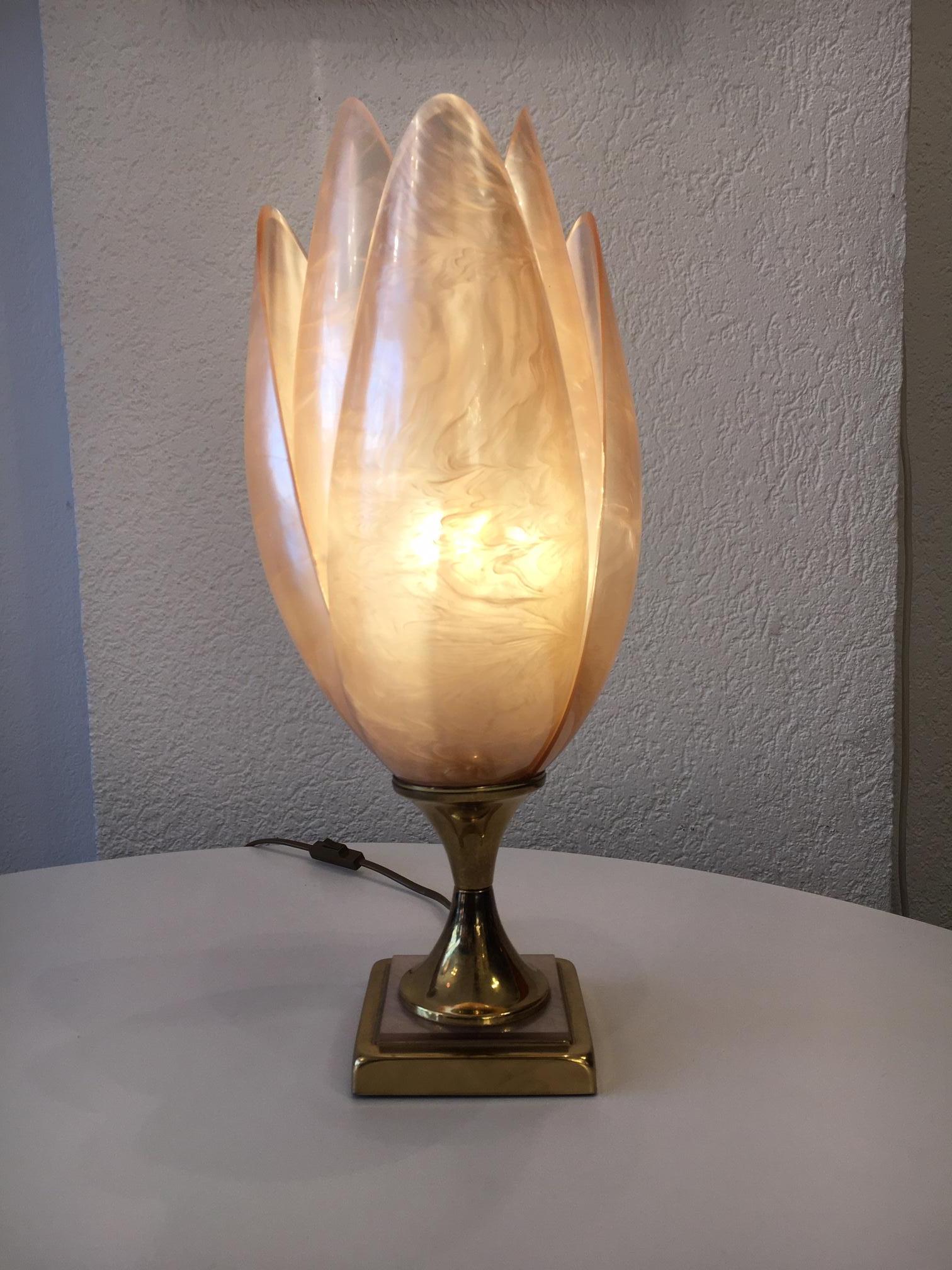 Lotus Shaped Table Lamp by Rougier, Canada, circa 1970s In Good Condition In Geneva, CH