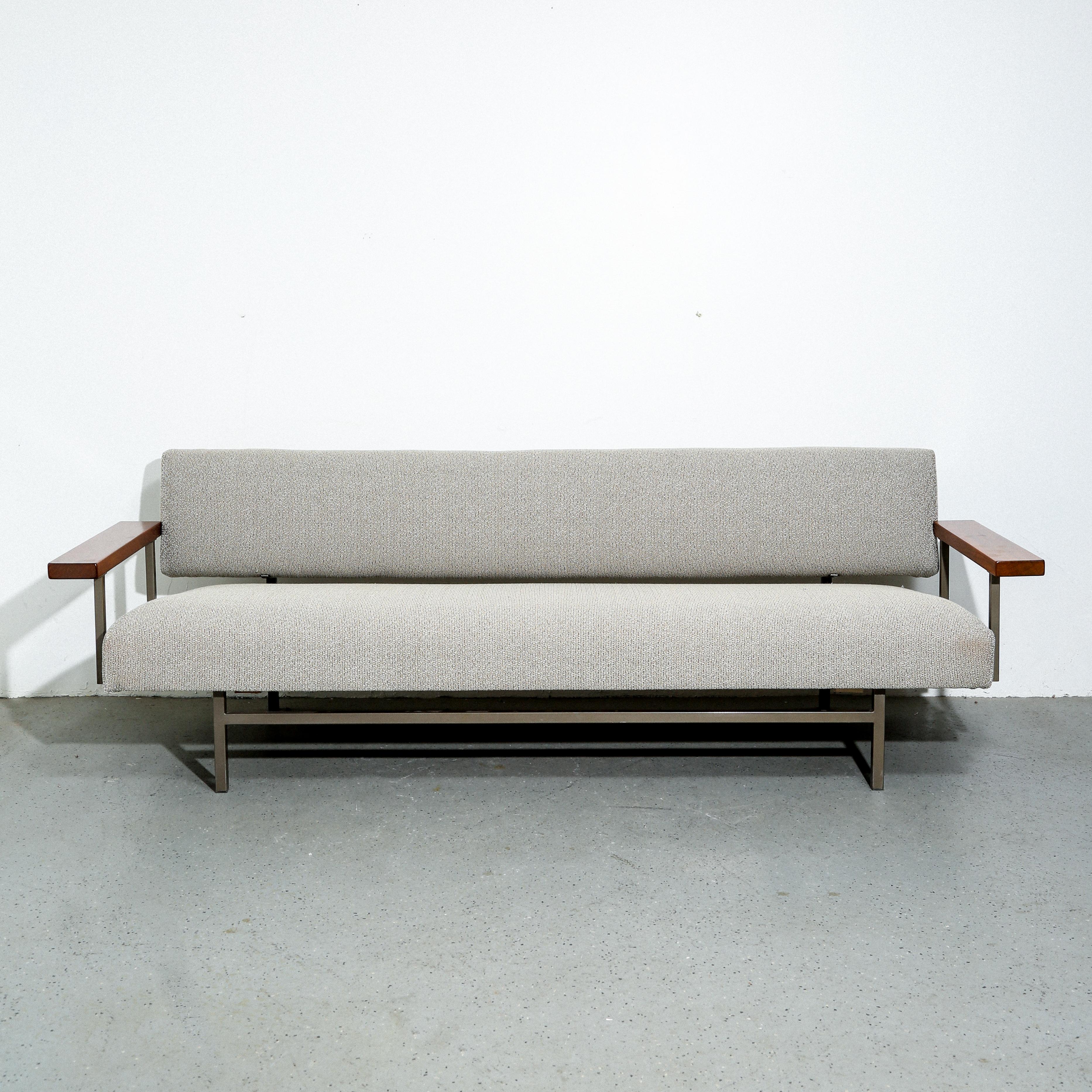 Mid-20th Century “Lotus” Sofa/Daybed By Rob Parry For Gelderland For Sale