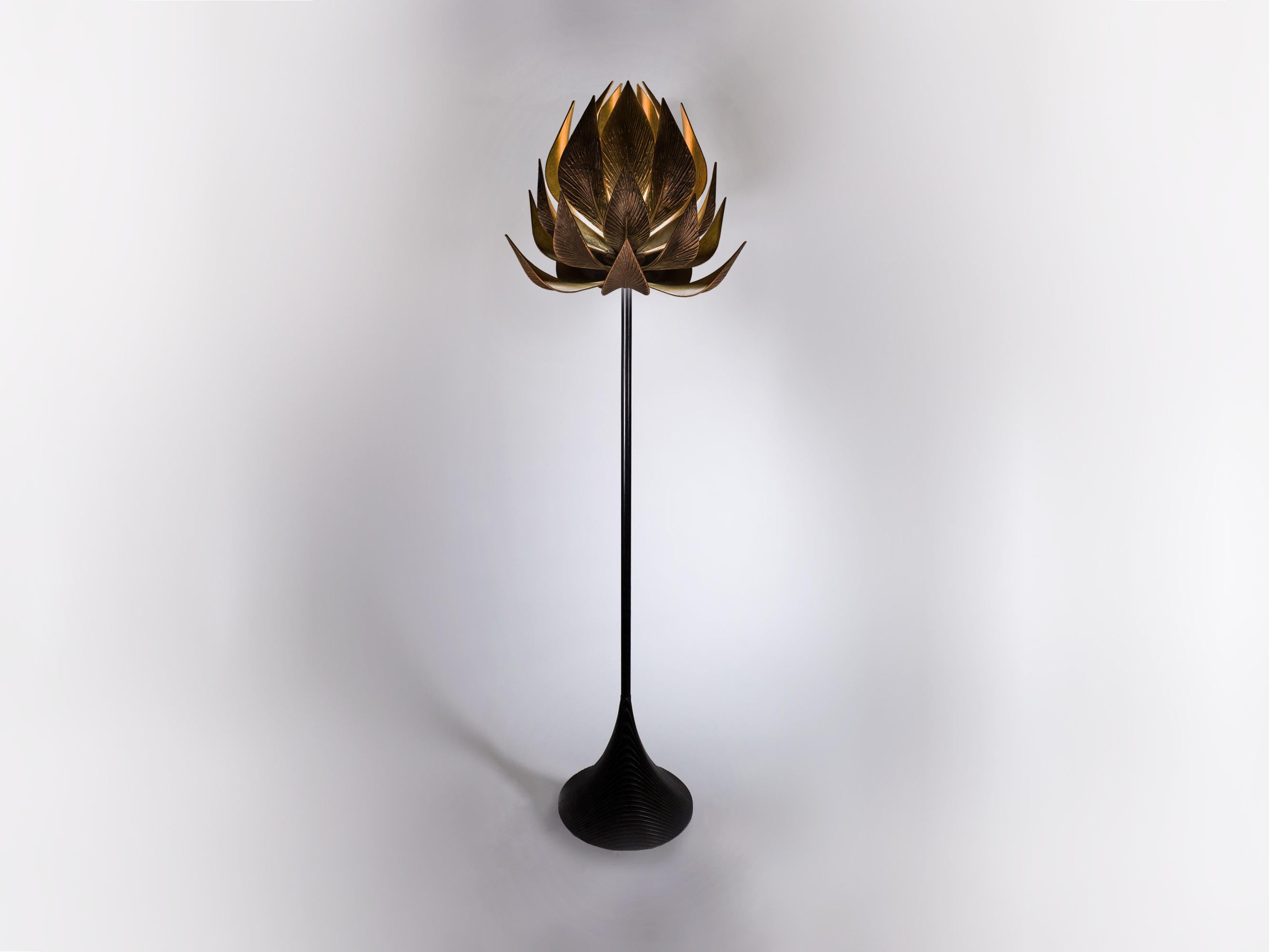 Lotus Standing Light In New Condition For Sale In Dunedin, NZ