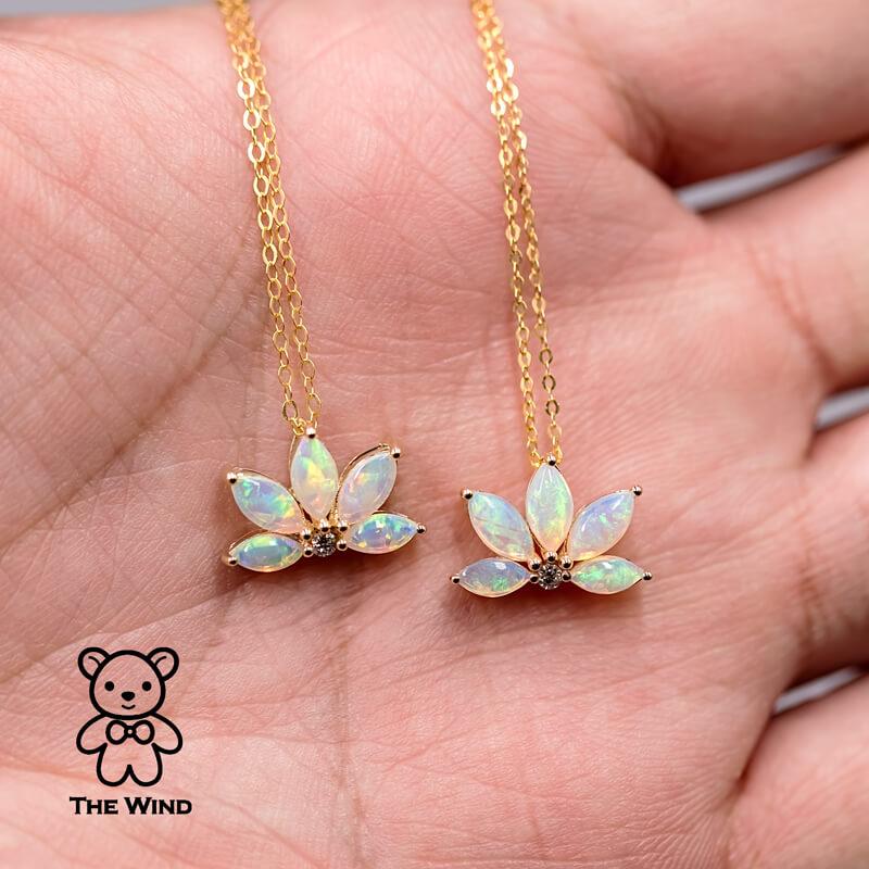 Collana con ciondolo Lotus Water Lily Design Opale Australiano Solido Diamante Oro Giallo 14K.


Spedizione nazionale gratuita USPS di prima classe!  Garanzia limitata di un anno gratuita!  Borsa o scatola regalo in omaggio con ogni